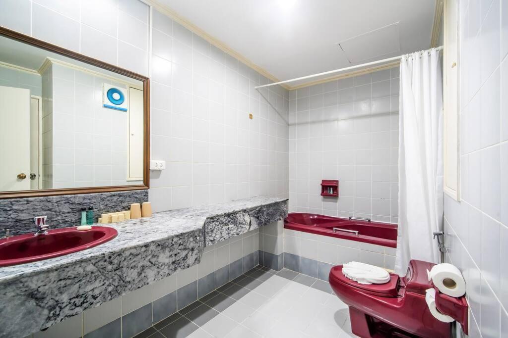 Tower Superior Seaview 3br- 2302 Apartment