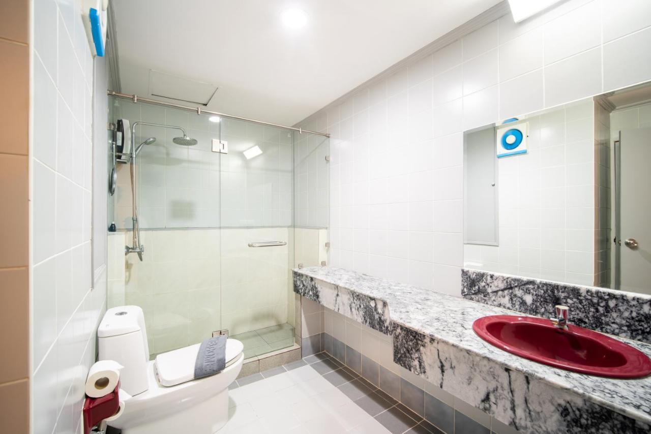 Tower Superior Seaview 3br-2401 *