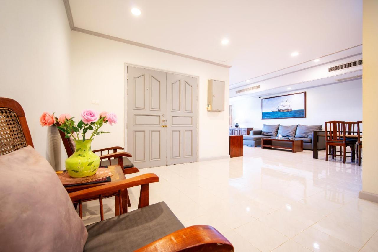 Tower Superior Seaview 3br-2401 Apartment