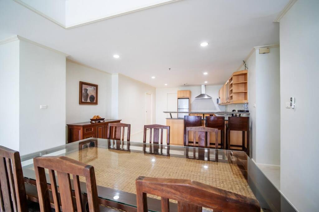 Apartment Tower Superior Seaview 3br- 2302 *