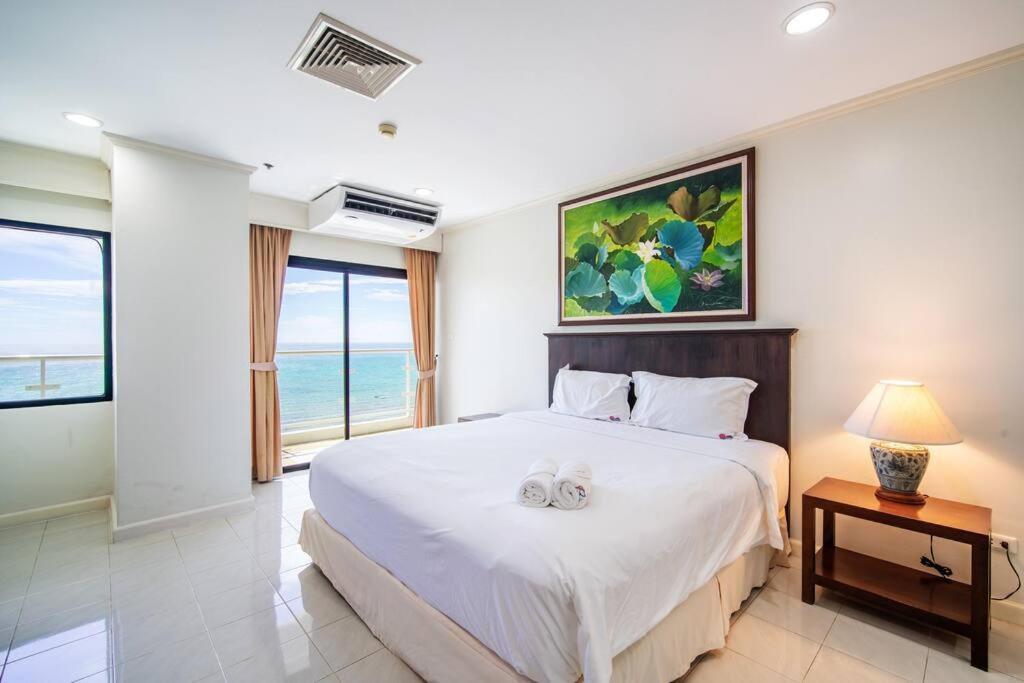 Tower Superior Seaview 3br- 2302