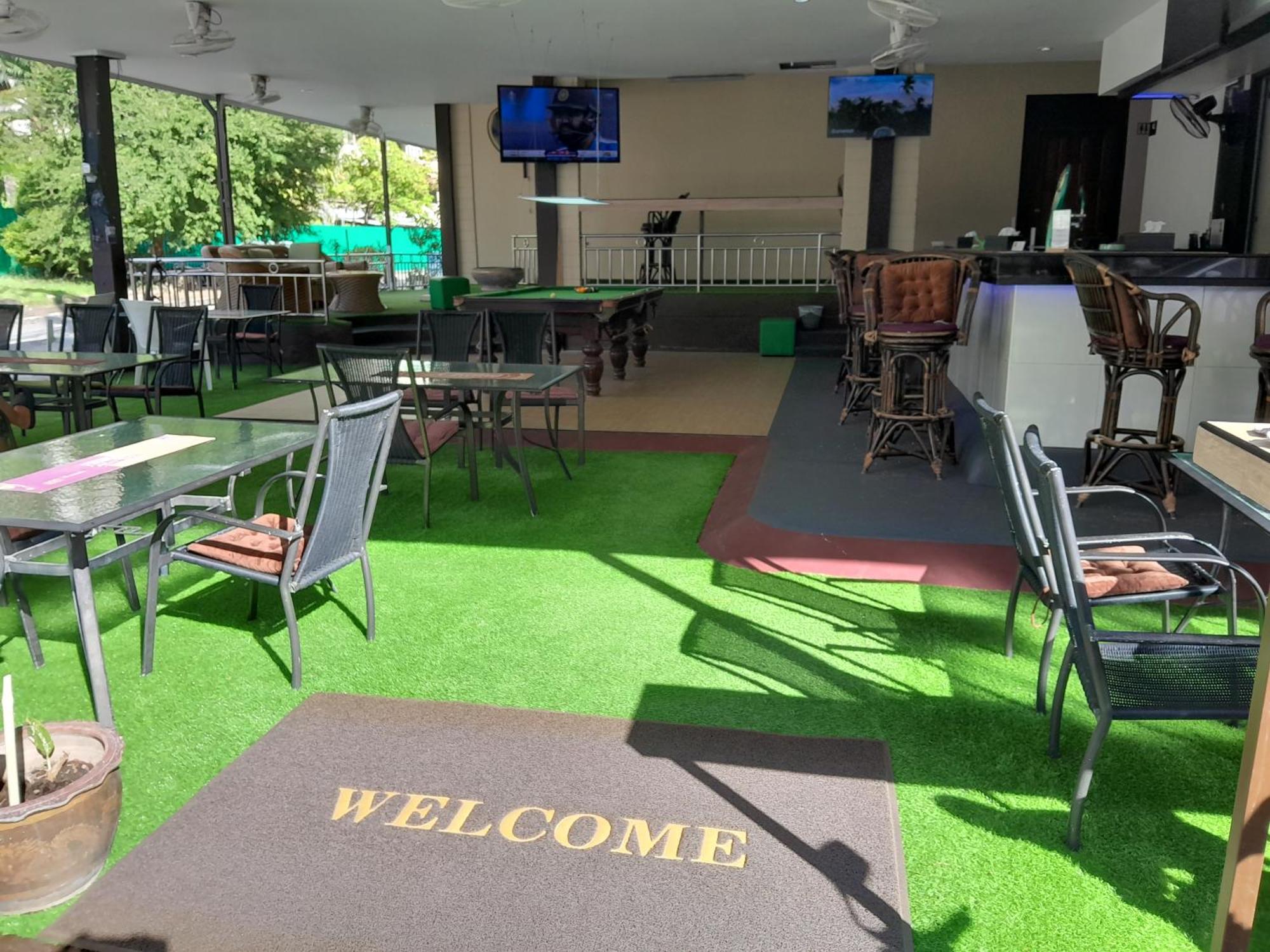 Oasis & Bar