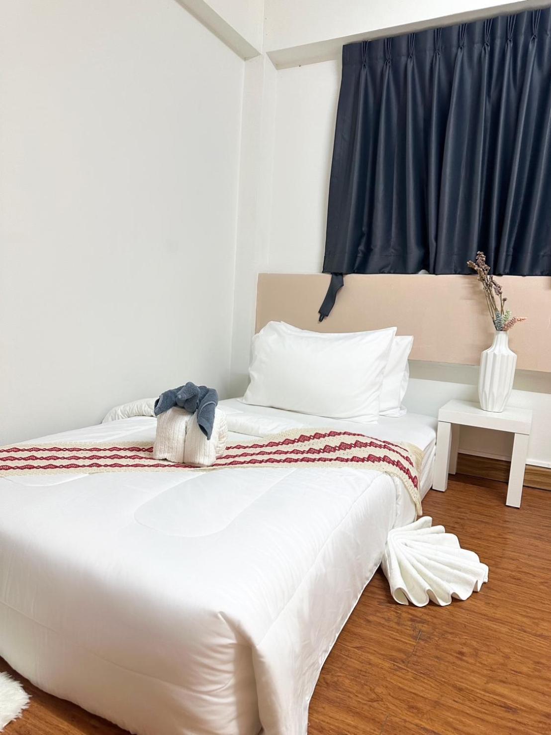 Hotel Montana & Phuket
