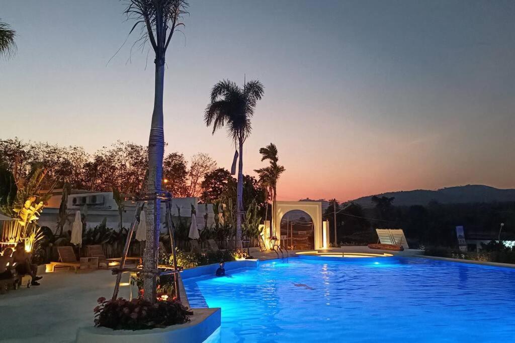 Villa Yamu Pool *