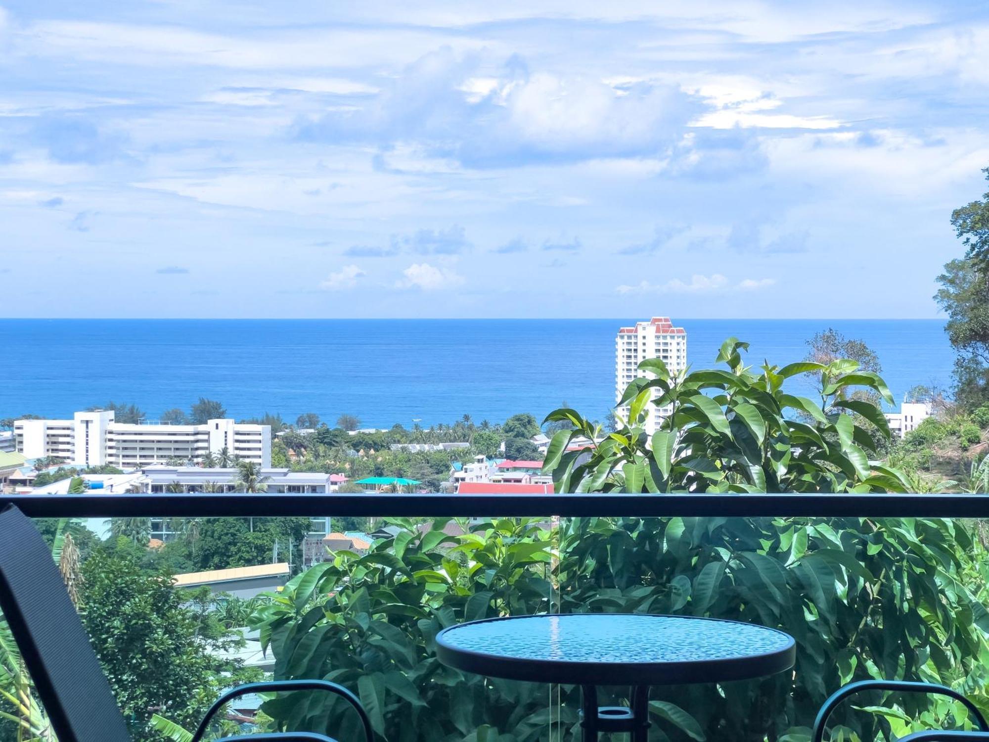Villa Horizon: Coastal Charm