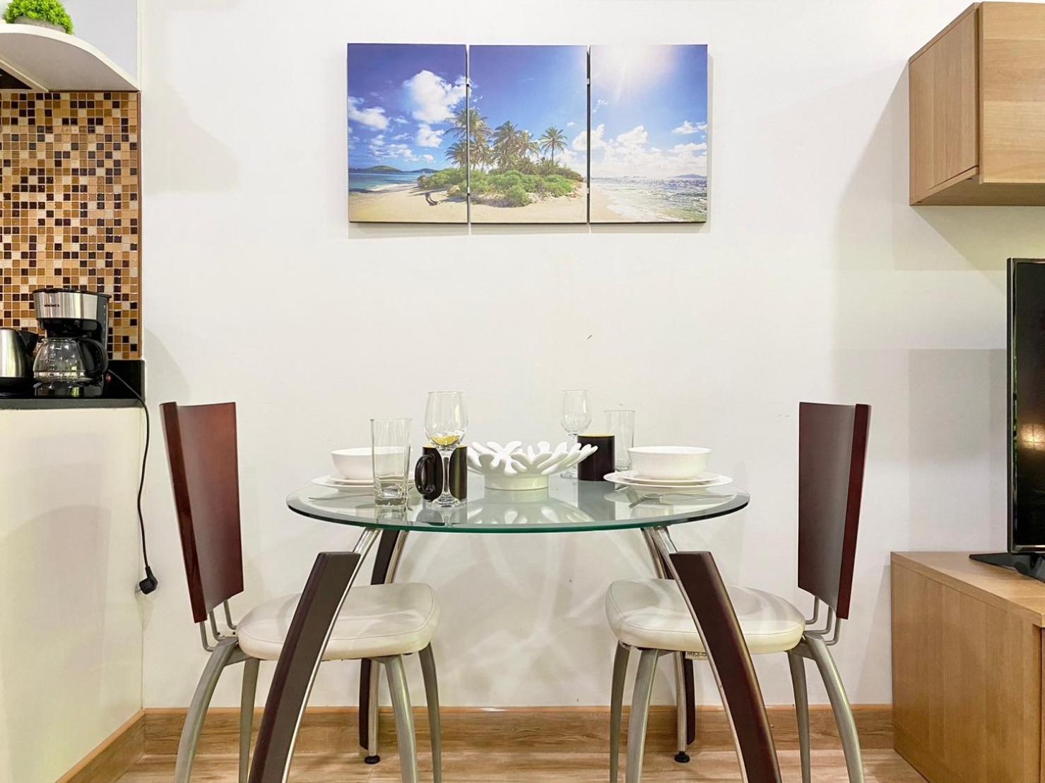 The Unity Seaview & Mountain -