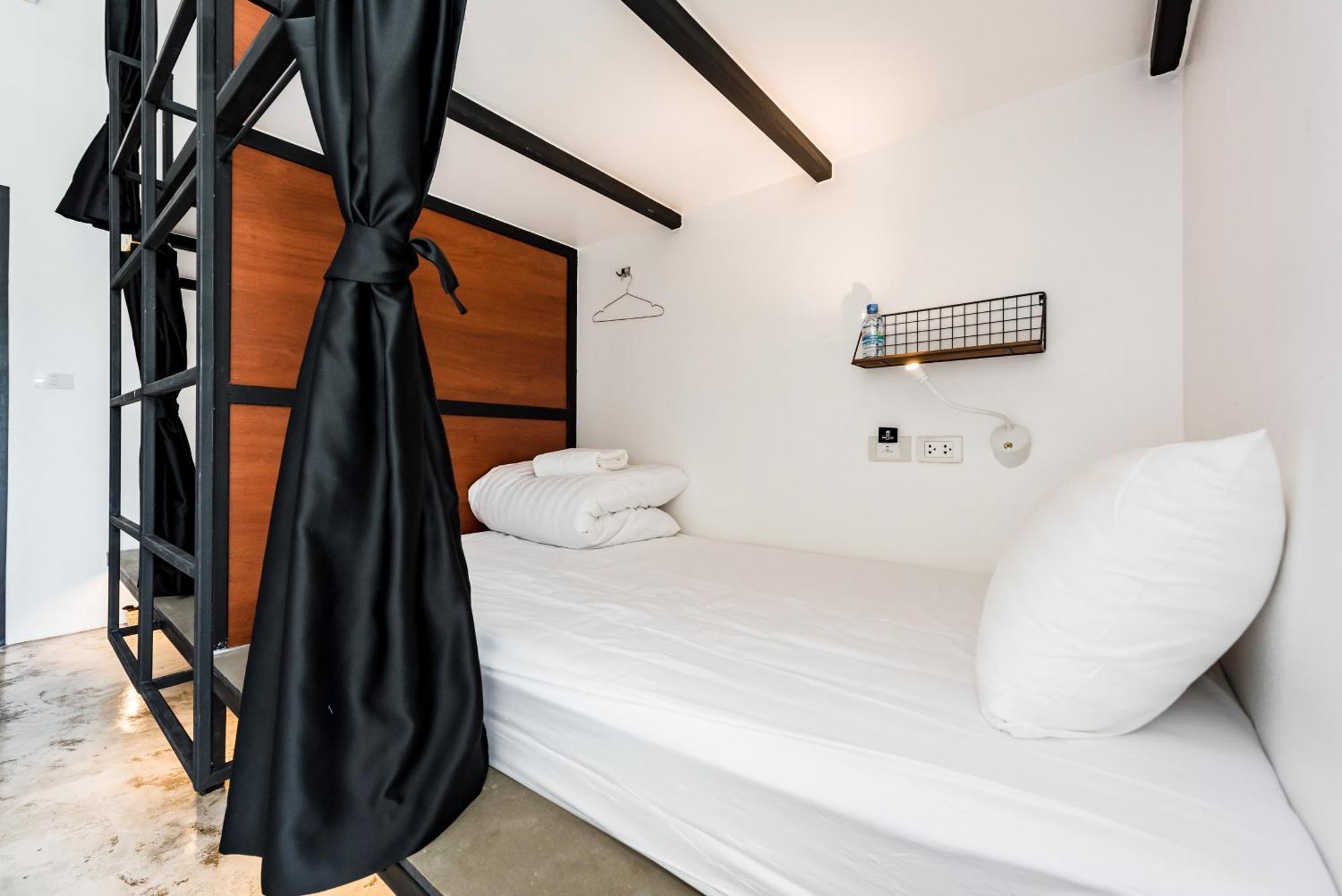 Book A Bed Poshtel - Sha Phuket