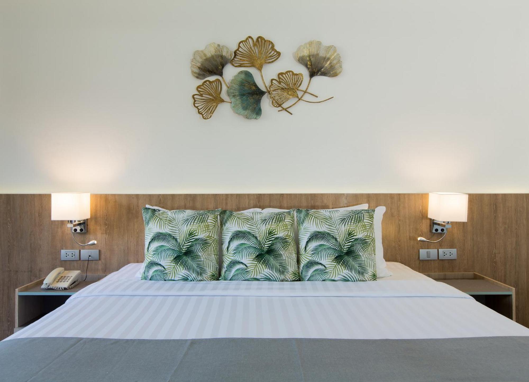 Resort Coconut Village Phuket - Sha Extra Plus 4*