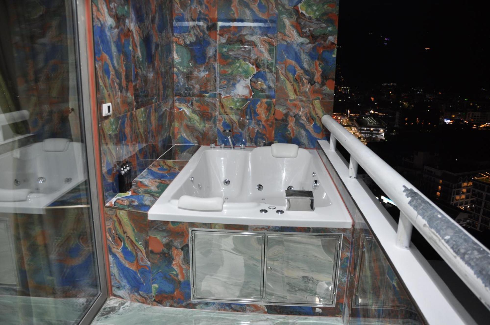 Apartment Tower 3 Privates Bedrooms Patong