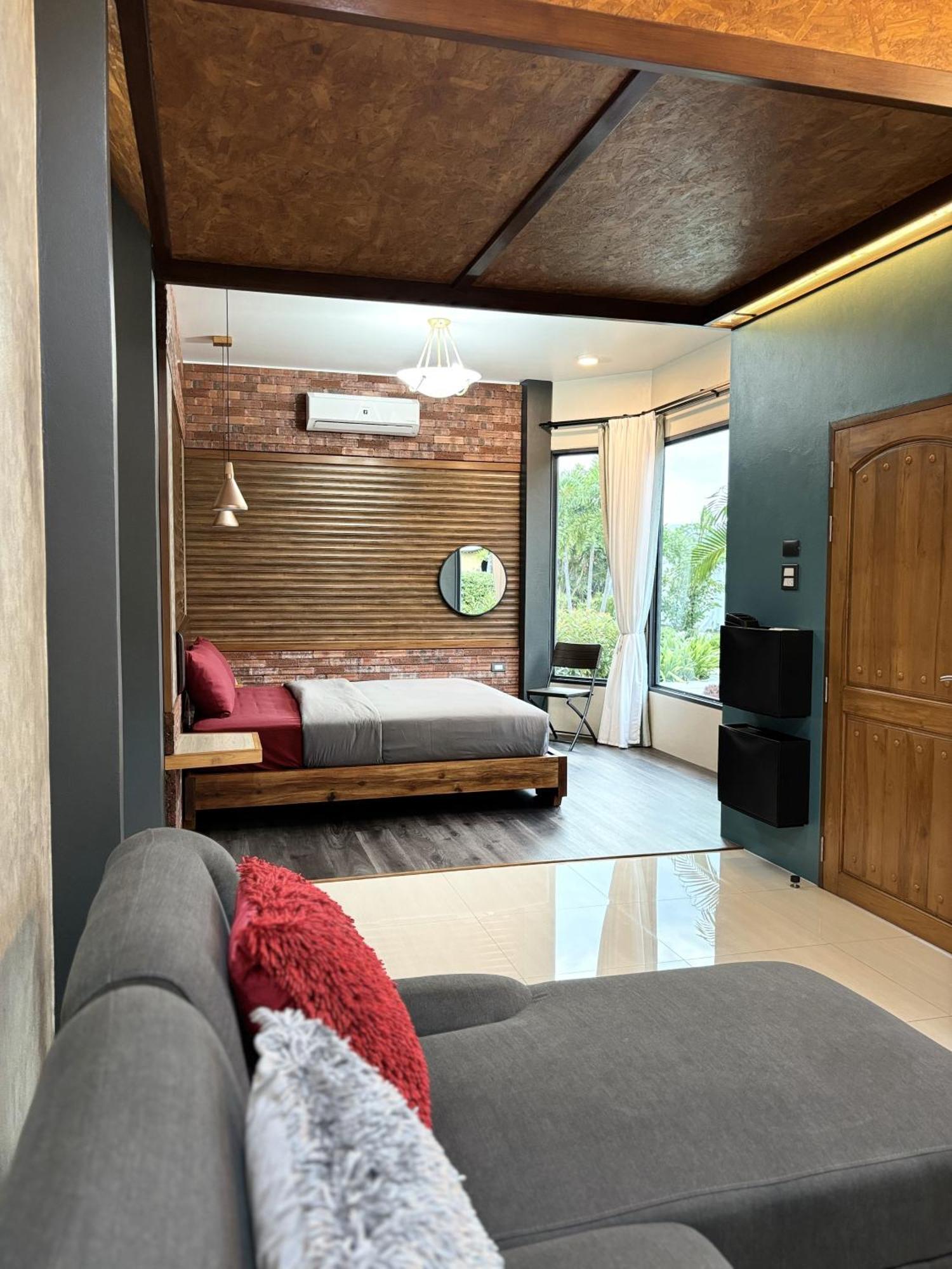 Hotel Cafe'@luv22 Phuket
