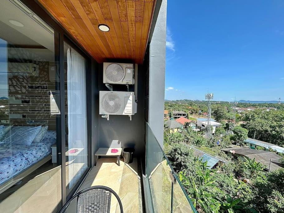 Apartment Calypso Rawai Seaview 600m Walk To C4 Phuket