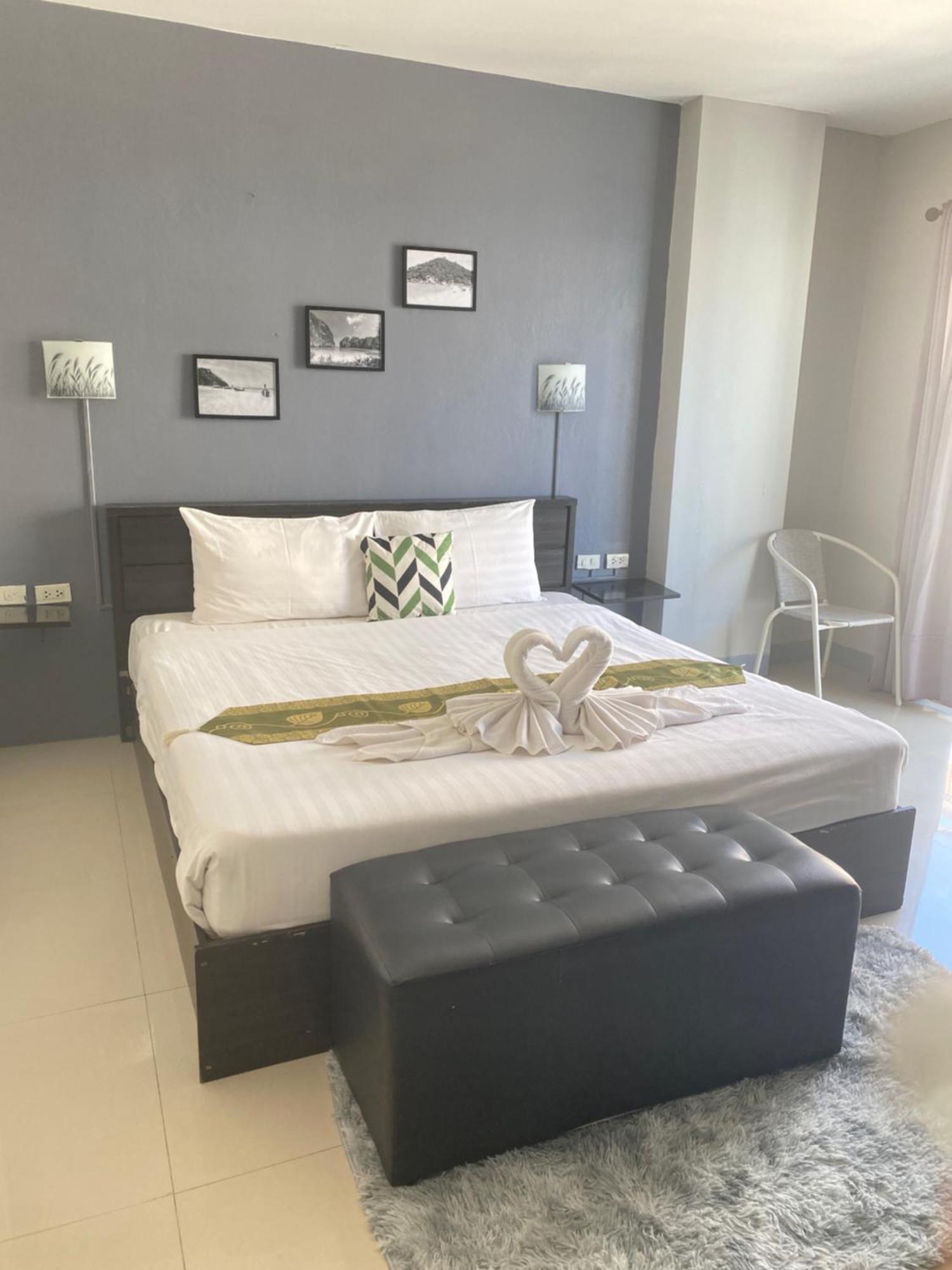 Hotel Holiday Home Patong 3*