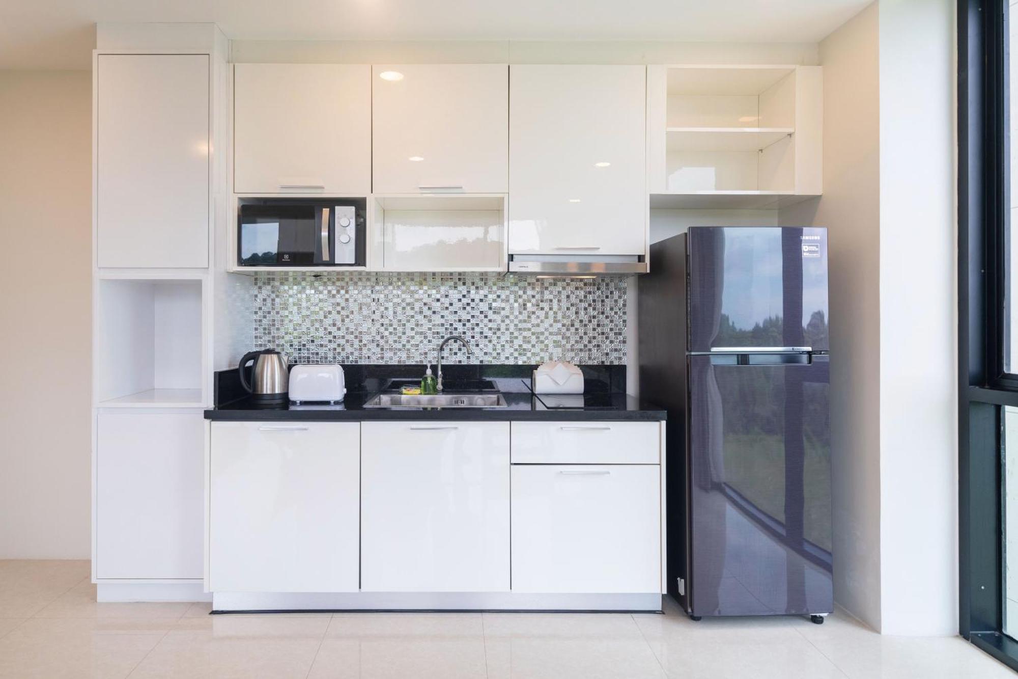 1br Condo, Hill View Viva C301, Freedom