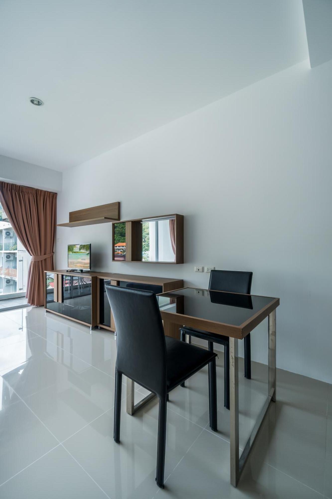 Chic By Redfox Hospitality Apartment