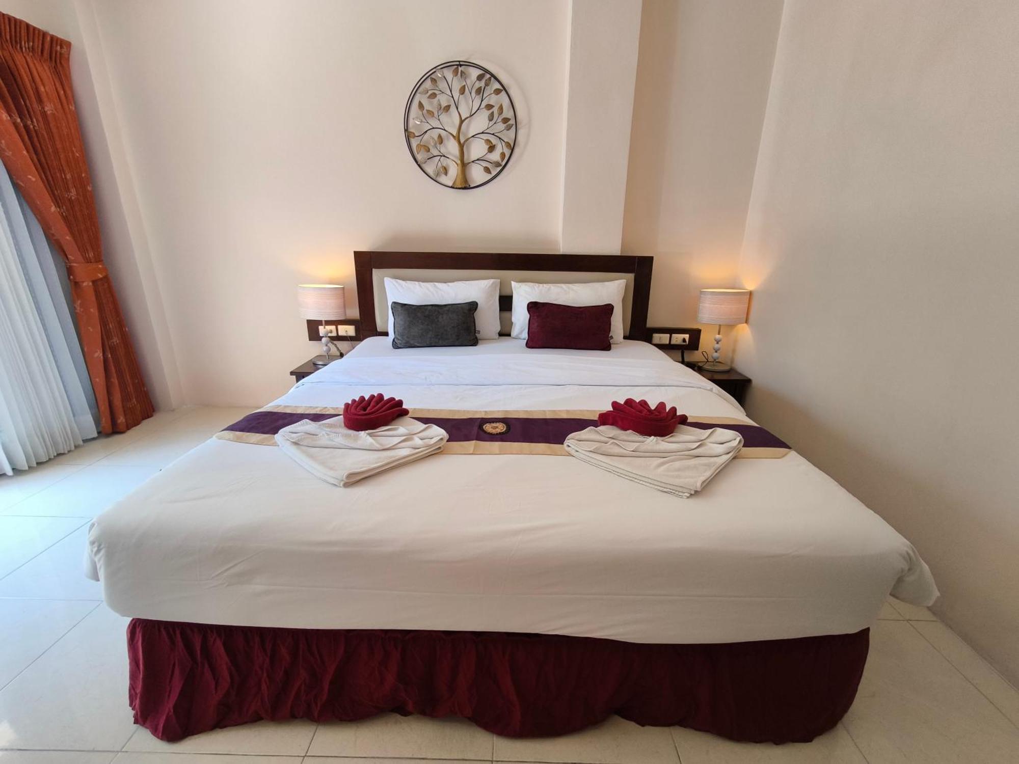 Hotel Seven Seas