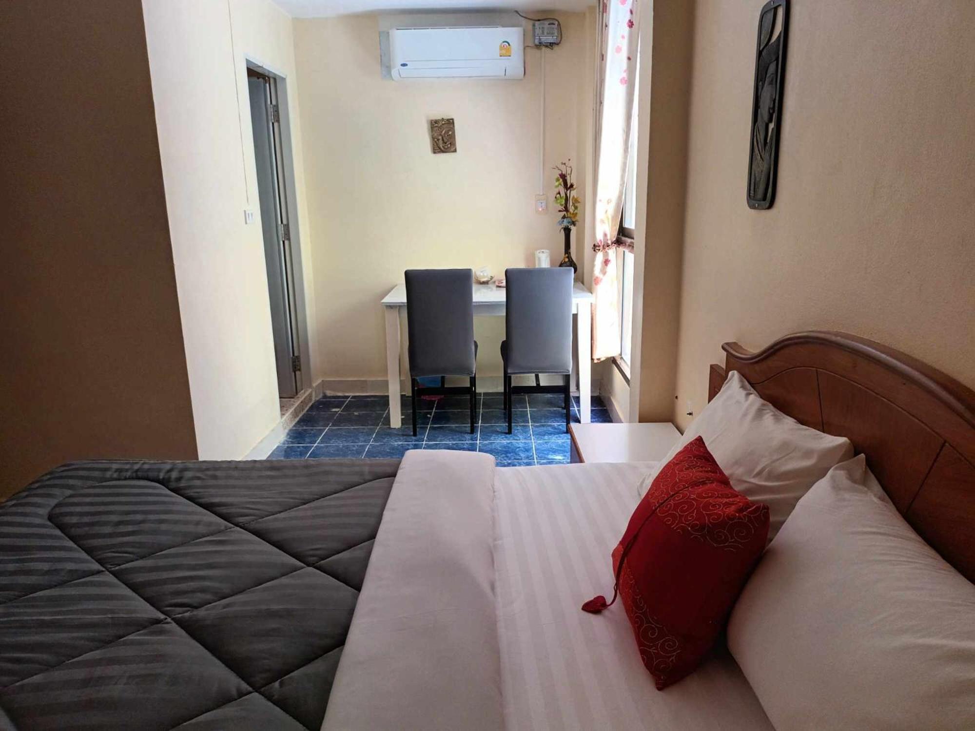 Rose 50m To Guest house Patong
