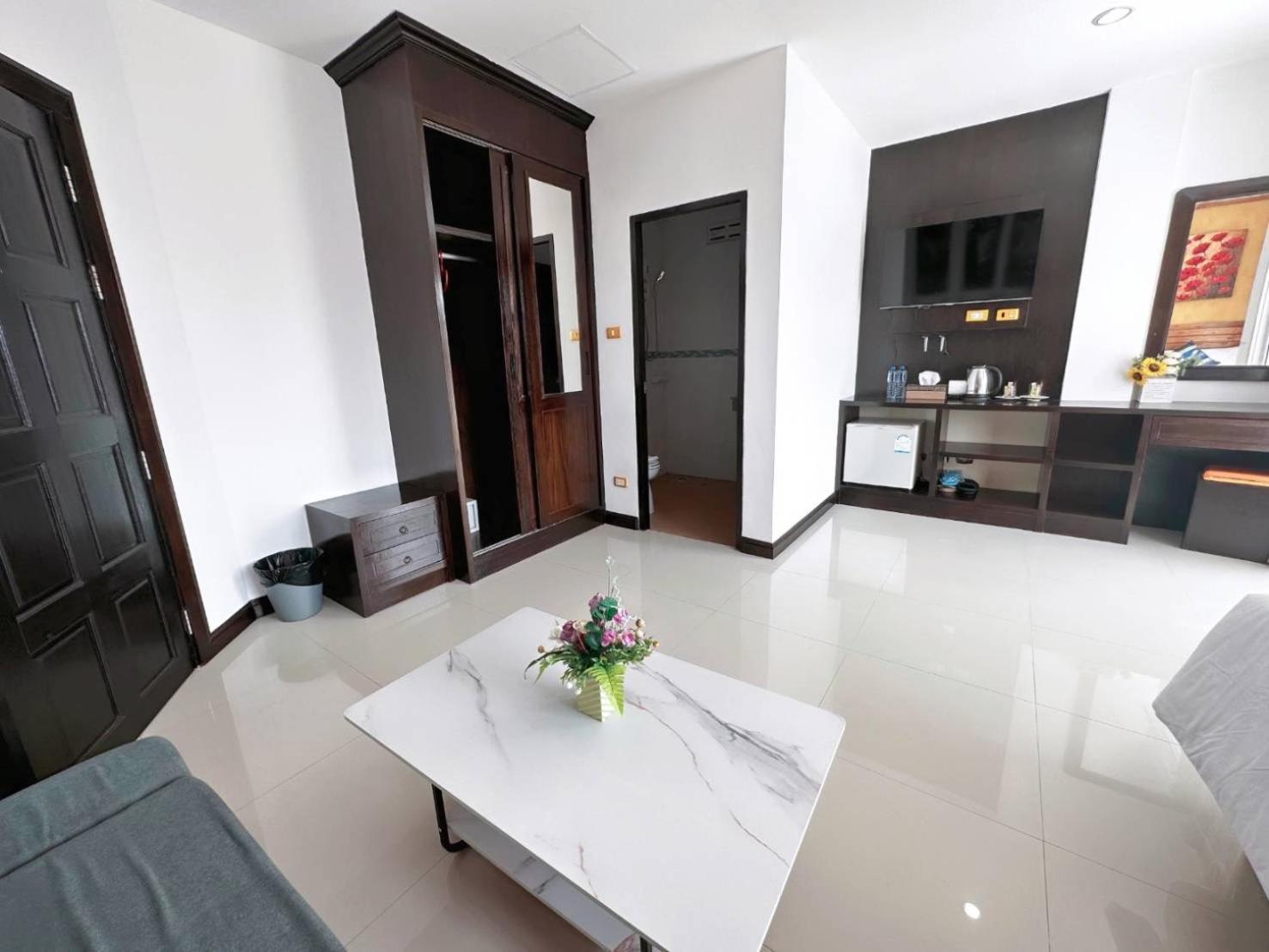Abby's House Hotel 3*