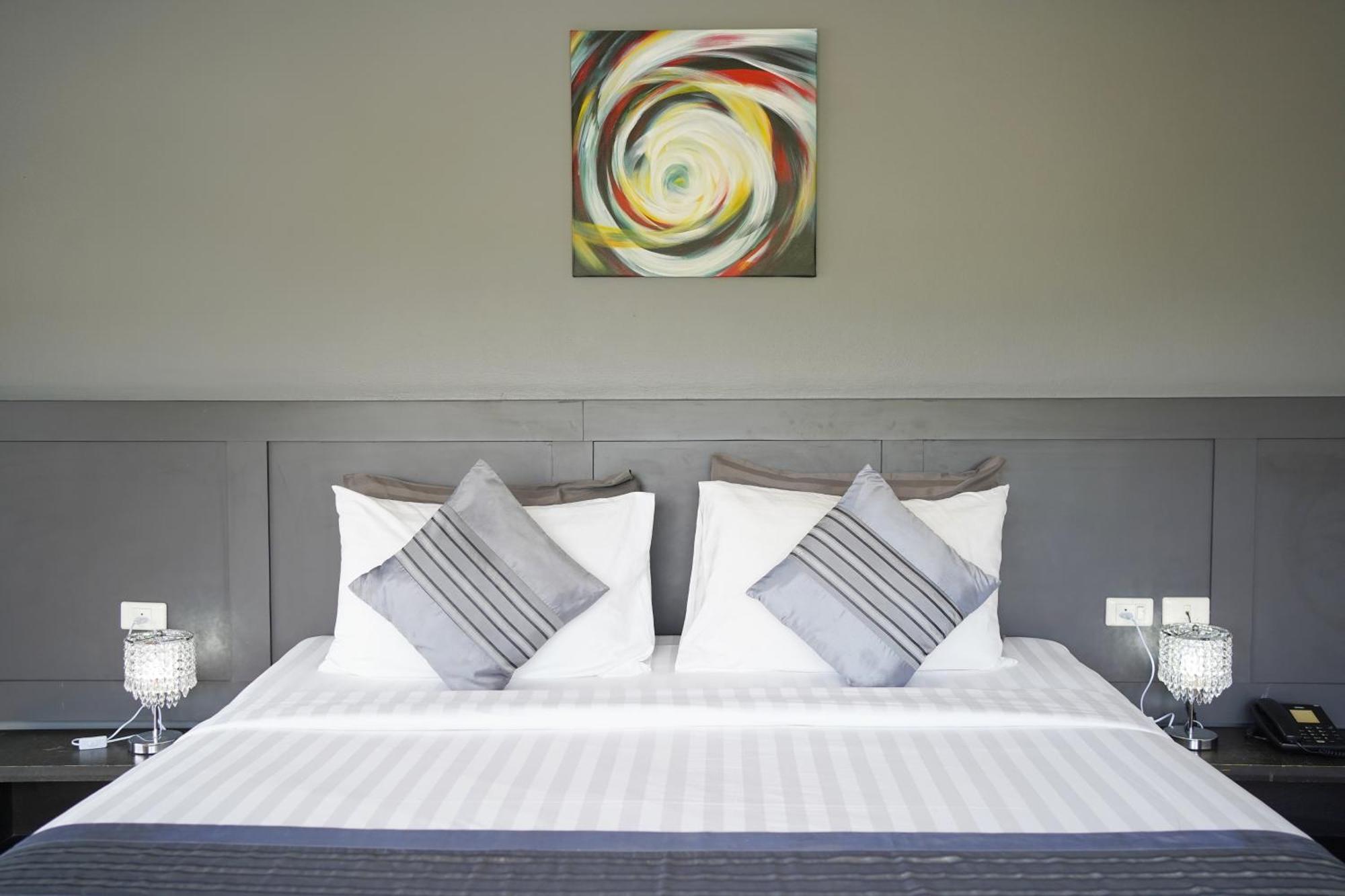 Casa Del M Phuket - Newly Renovated Hotel 4*