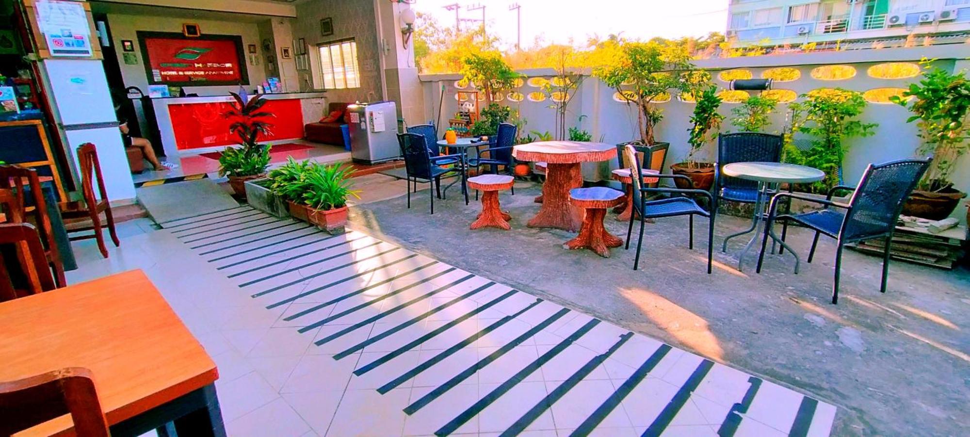 Harbor Hotel&service