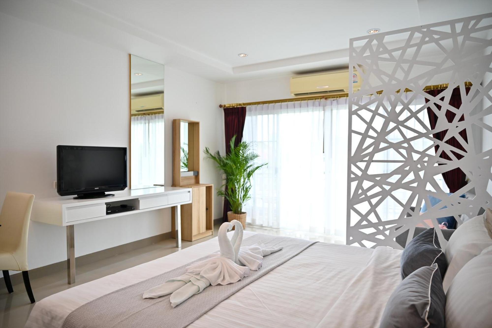 Sivana Place Phuket Hotel 3*