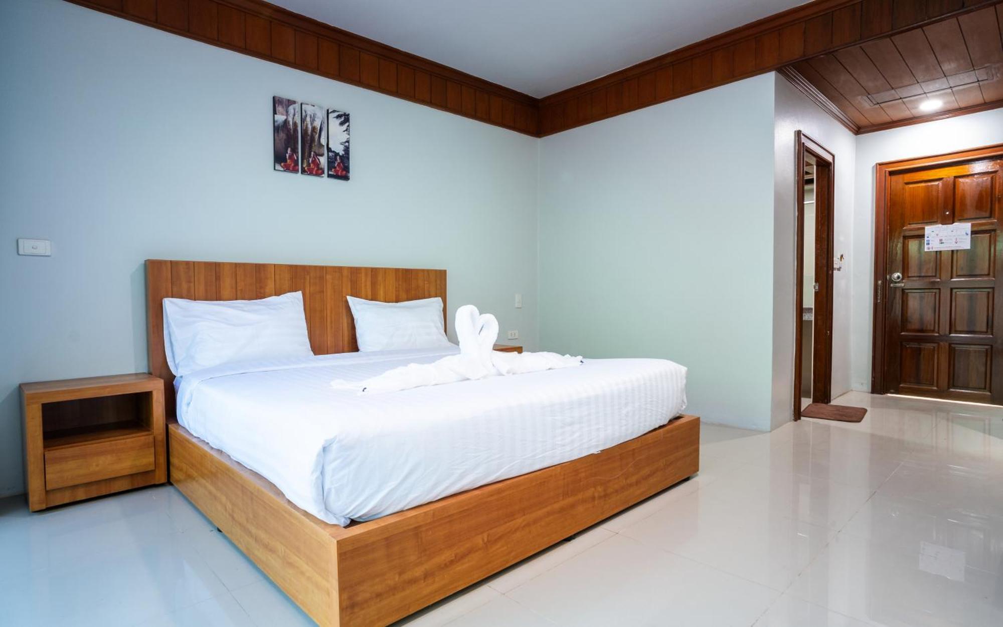 Gp House Phuket Hotel 3*
