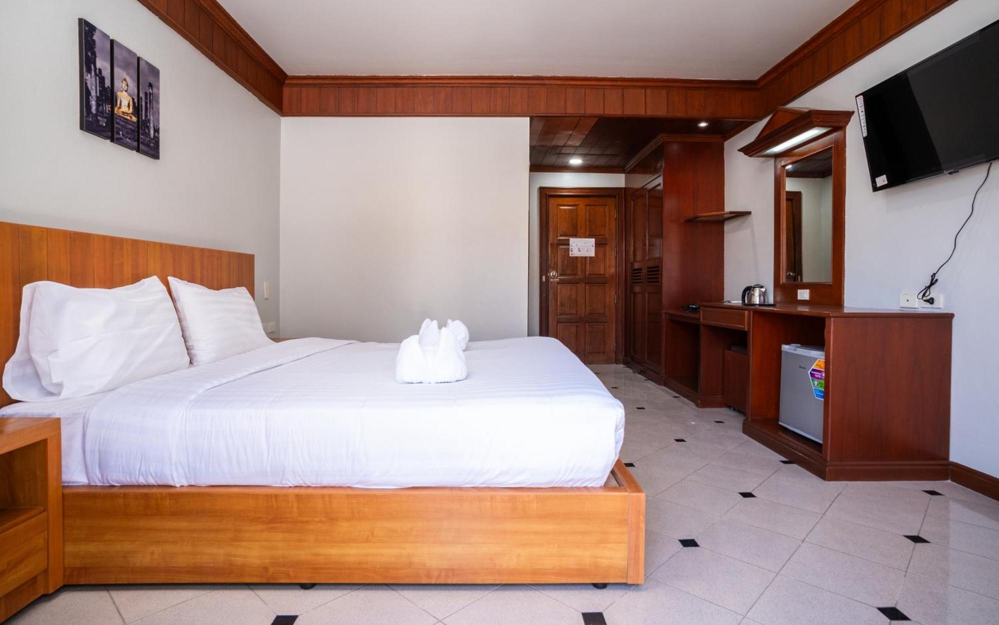 Gp House Phuket Hotel 3*