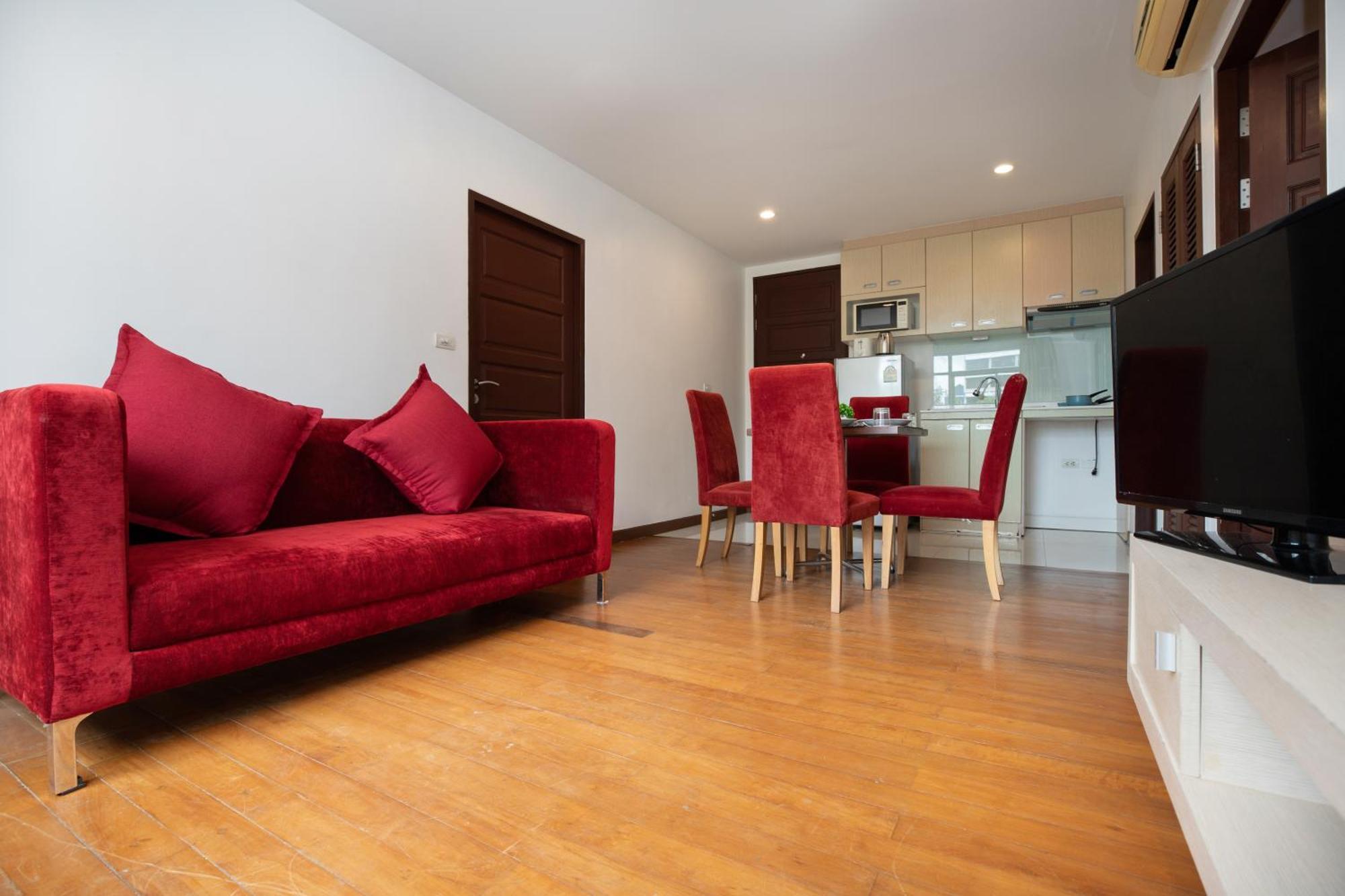 Icheck Residences Aparthotel 4*