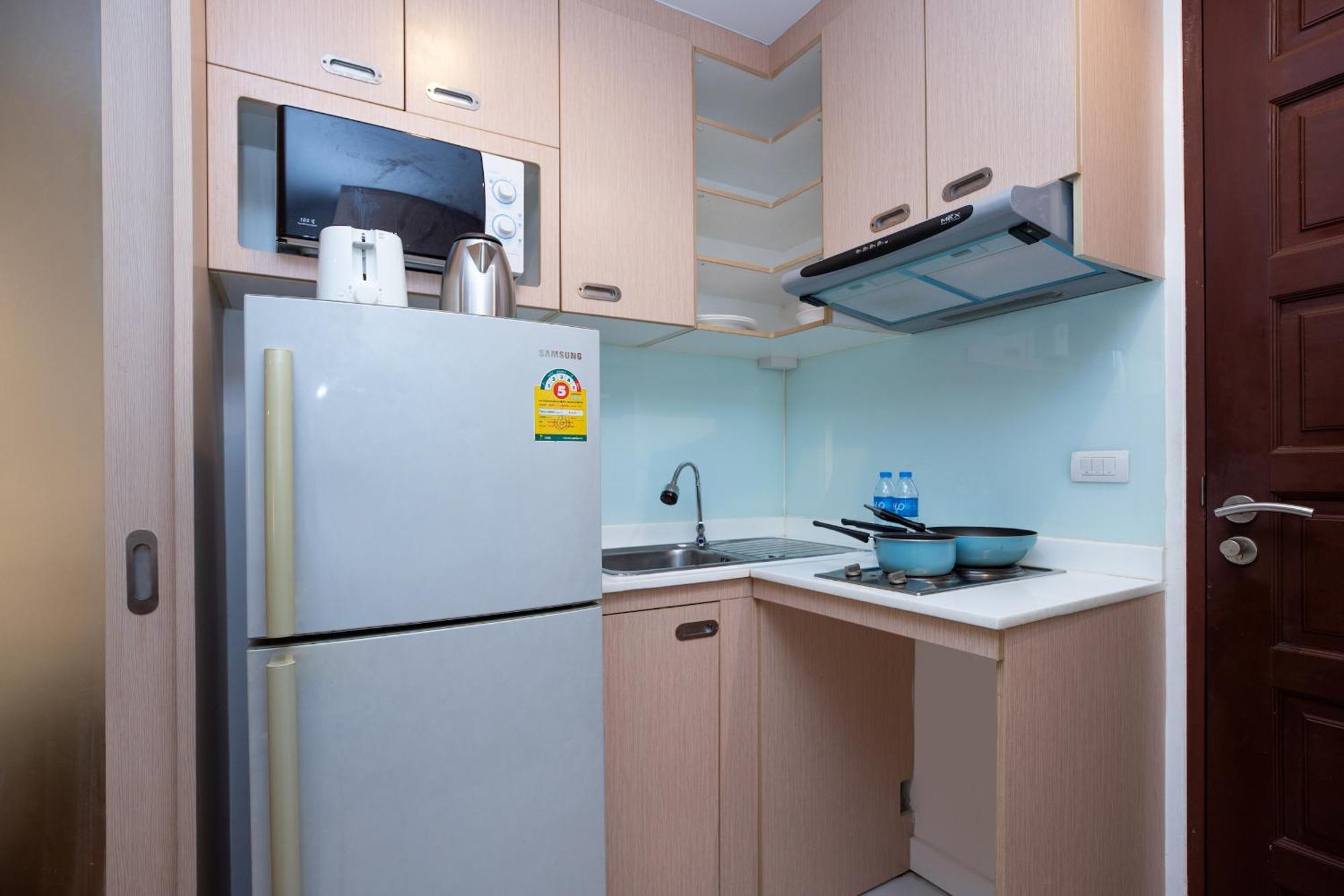 Aparthotel Icheck Residences 4*