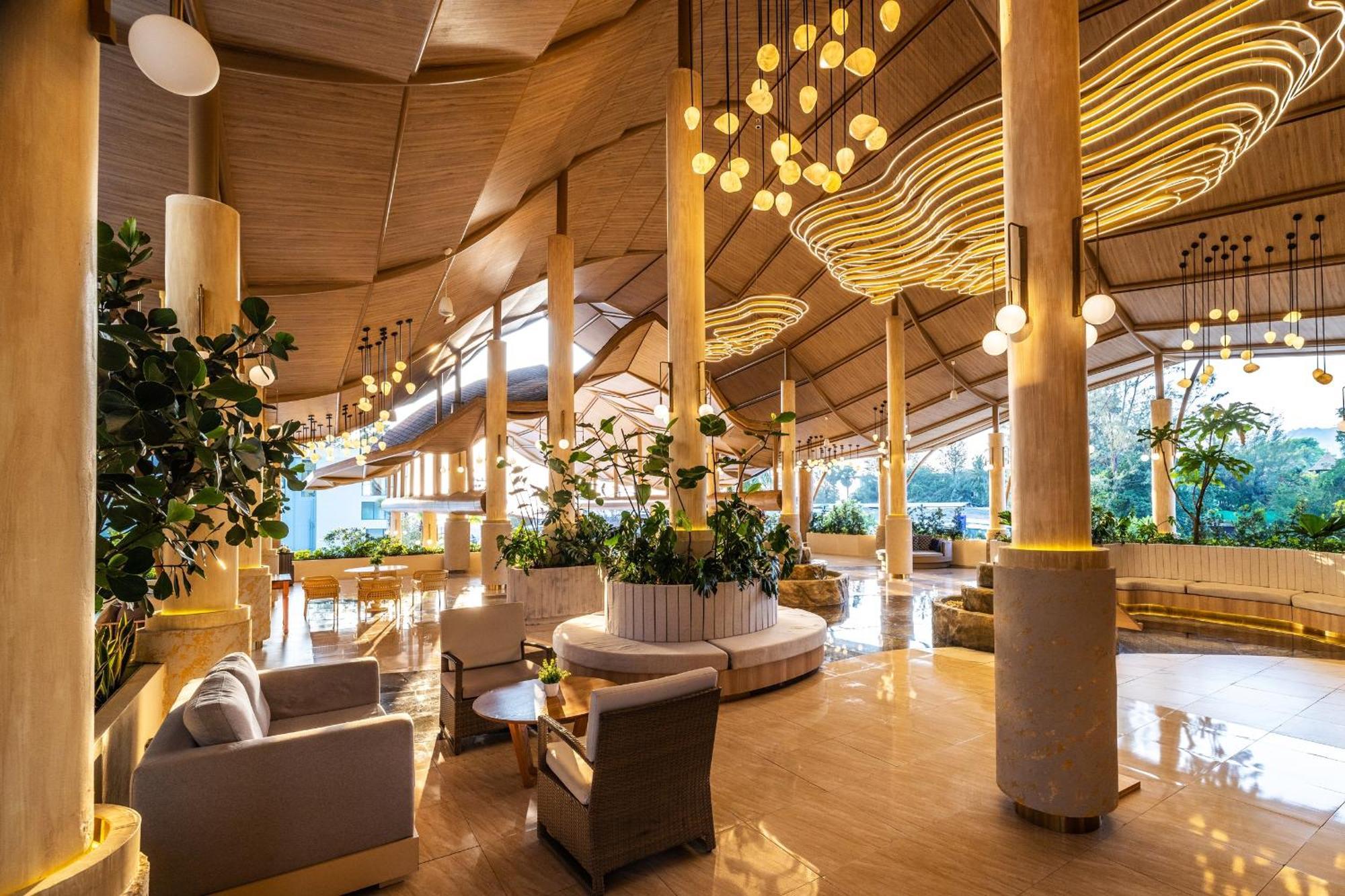Hotel Phuket Emerald Karon