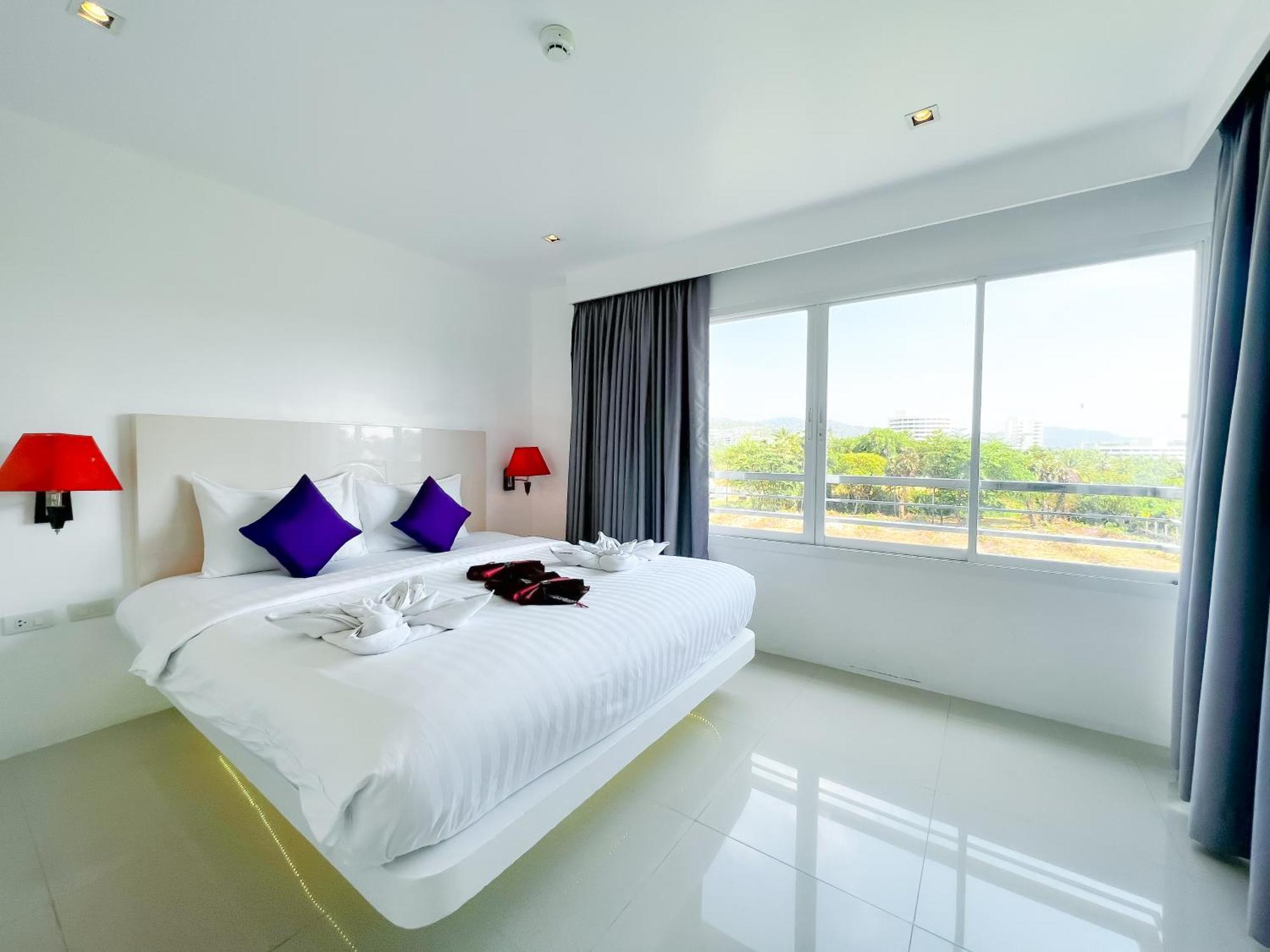 Grand Sunset Phuket Hotel 4*