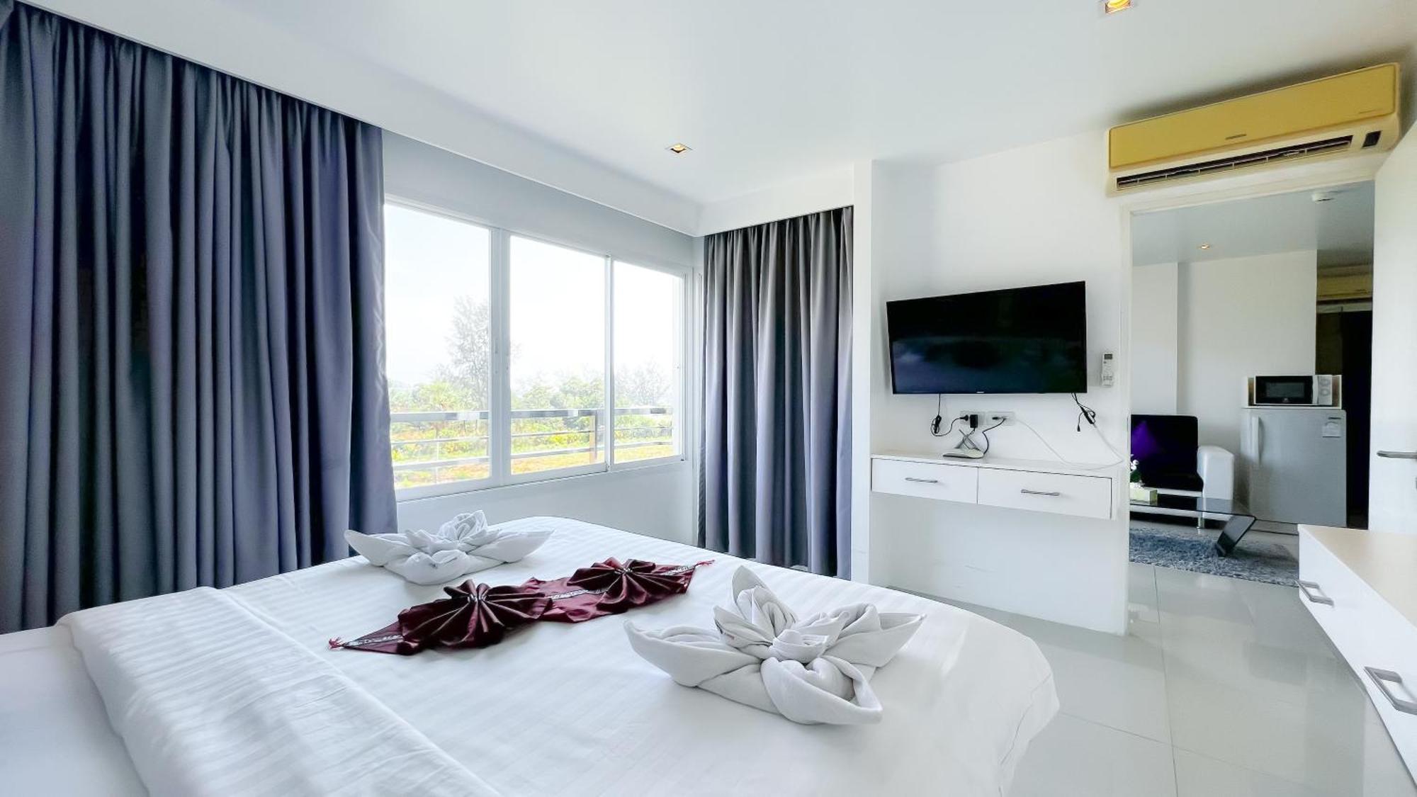 Grand Sunset Phuket Hotel