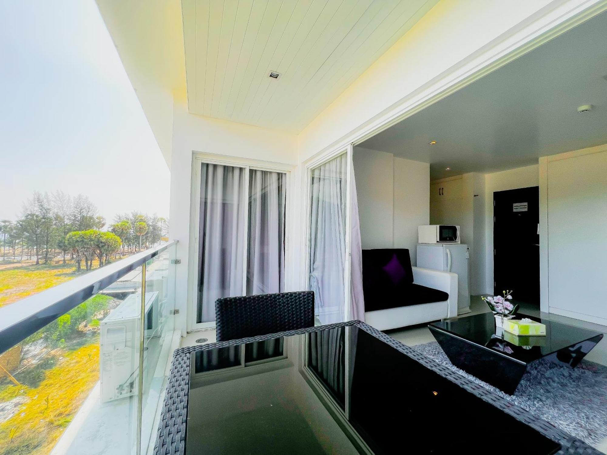 Grand Sunset Phuket 4*