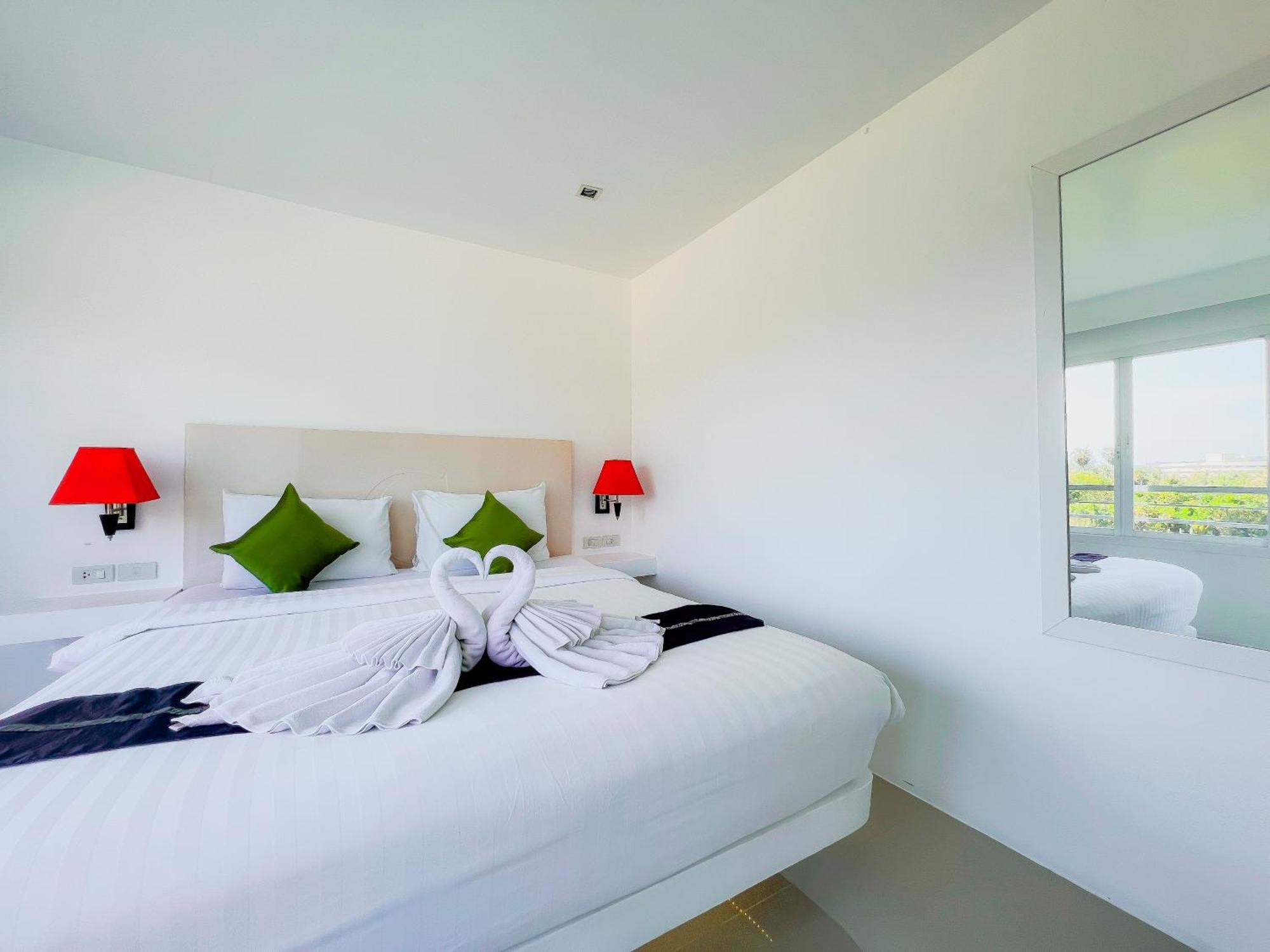 Grand Sunset Phuket 4*