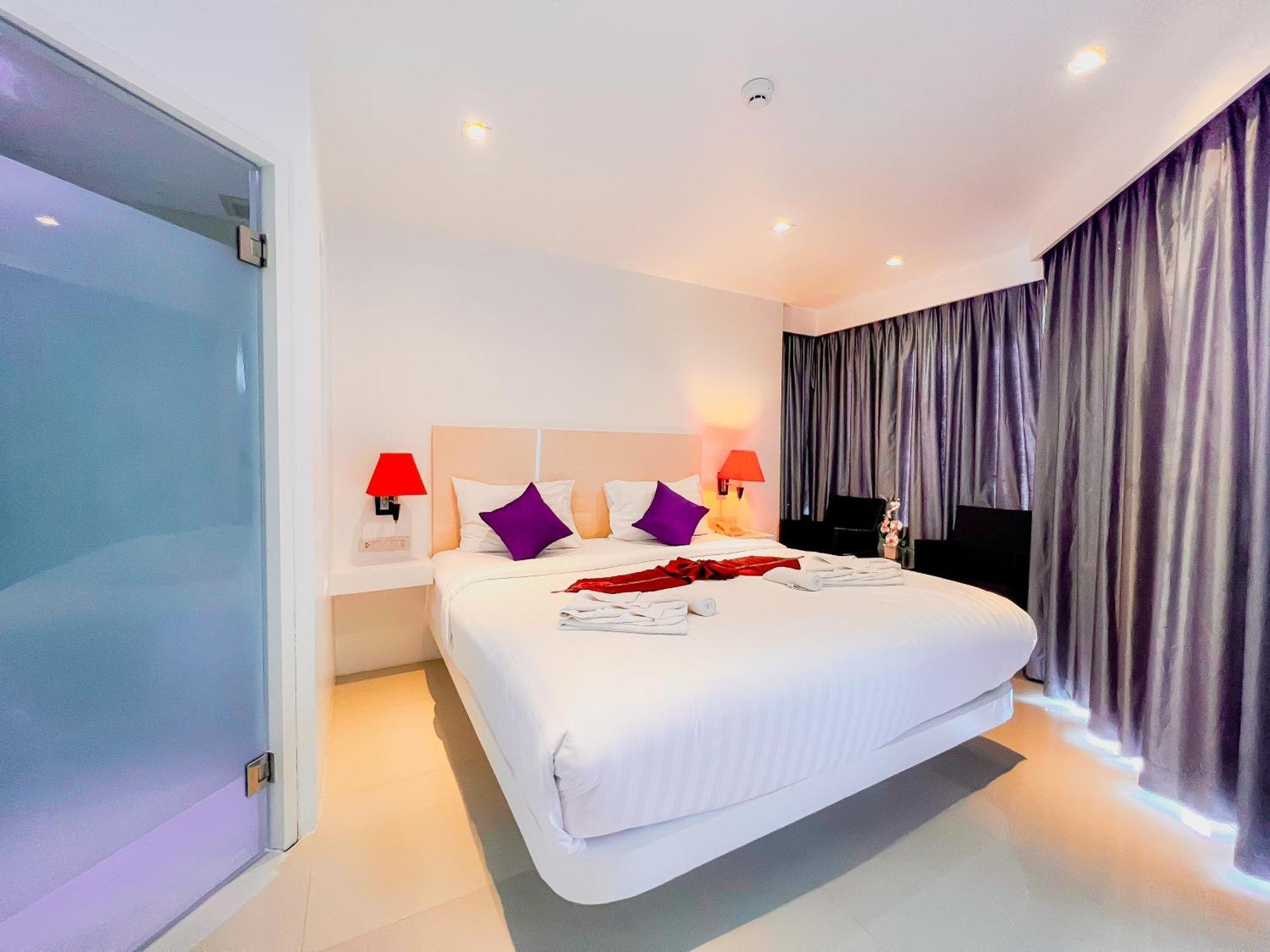 Grand Sunset Phuket Hotel 4*