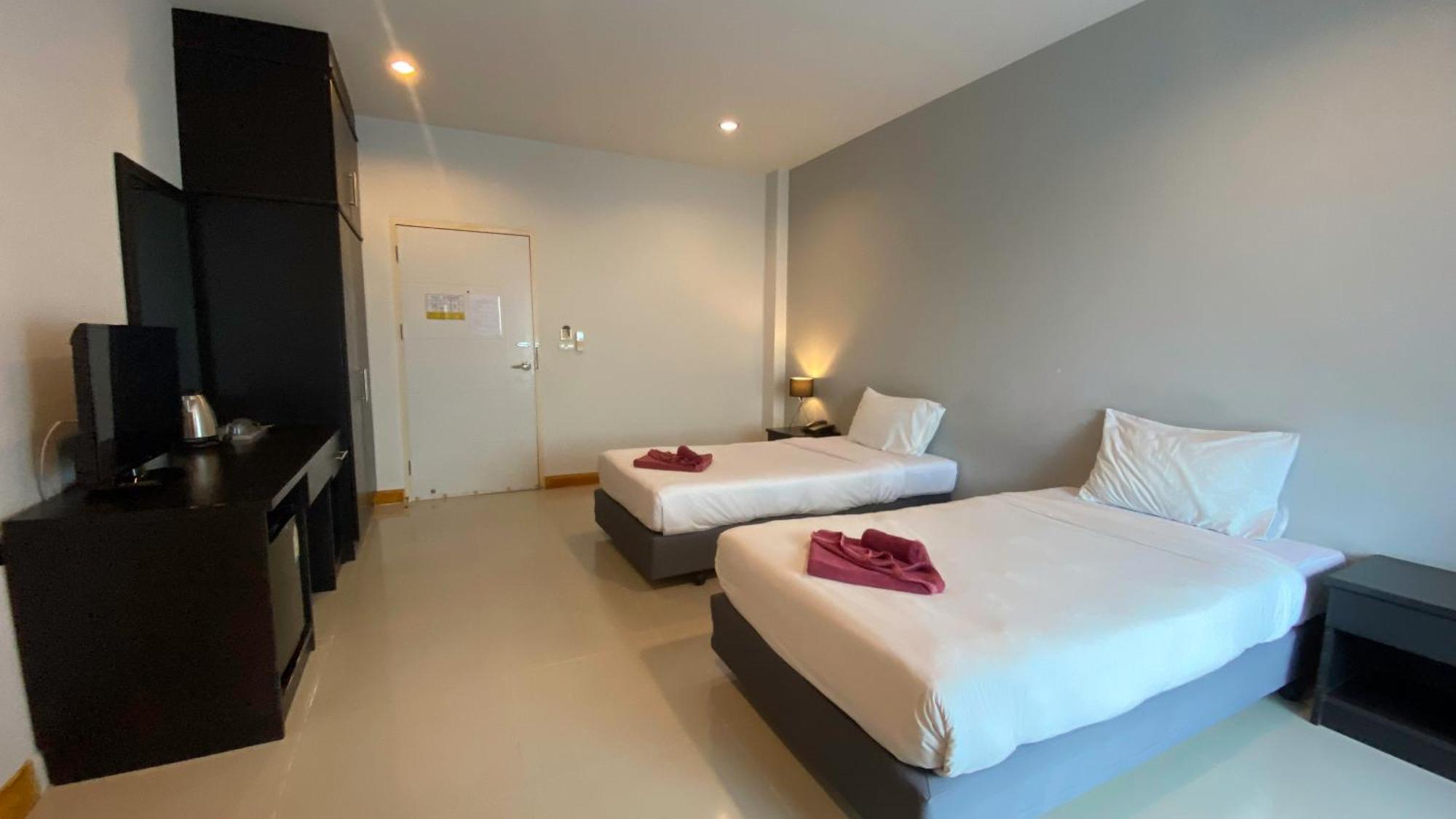 Sea Side 2* Karon