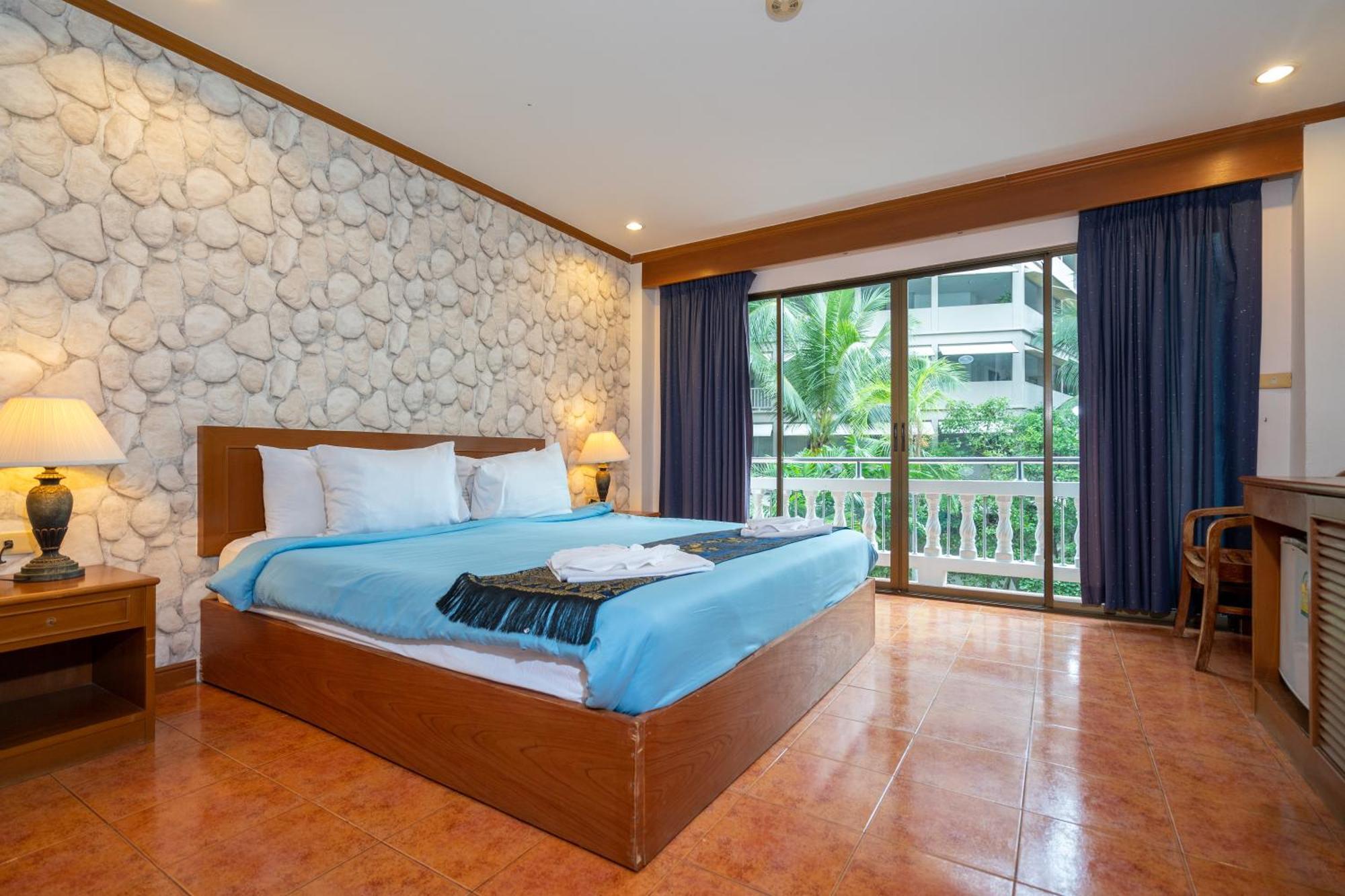 And Apartment Patong