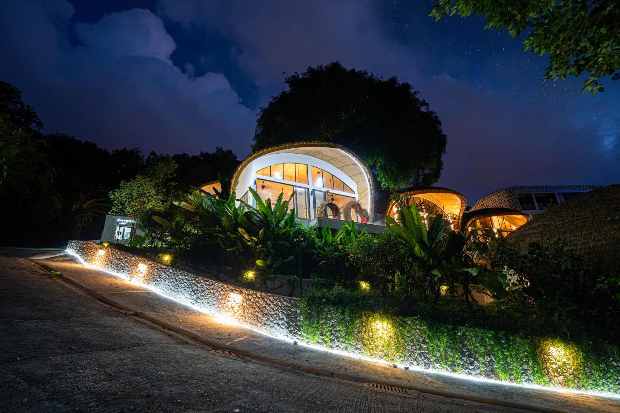 Three monkeys villas Patong
