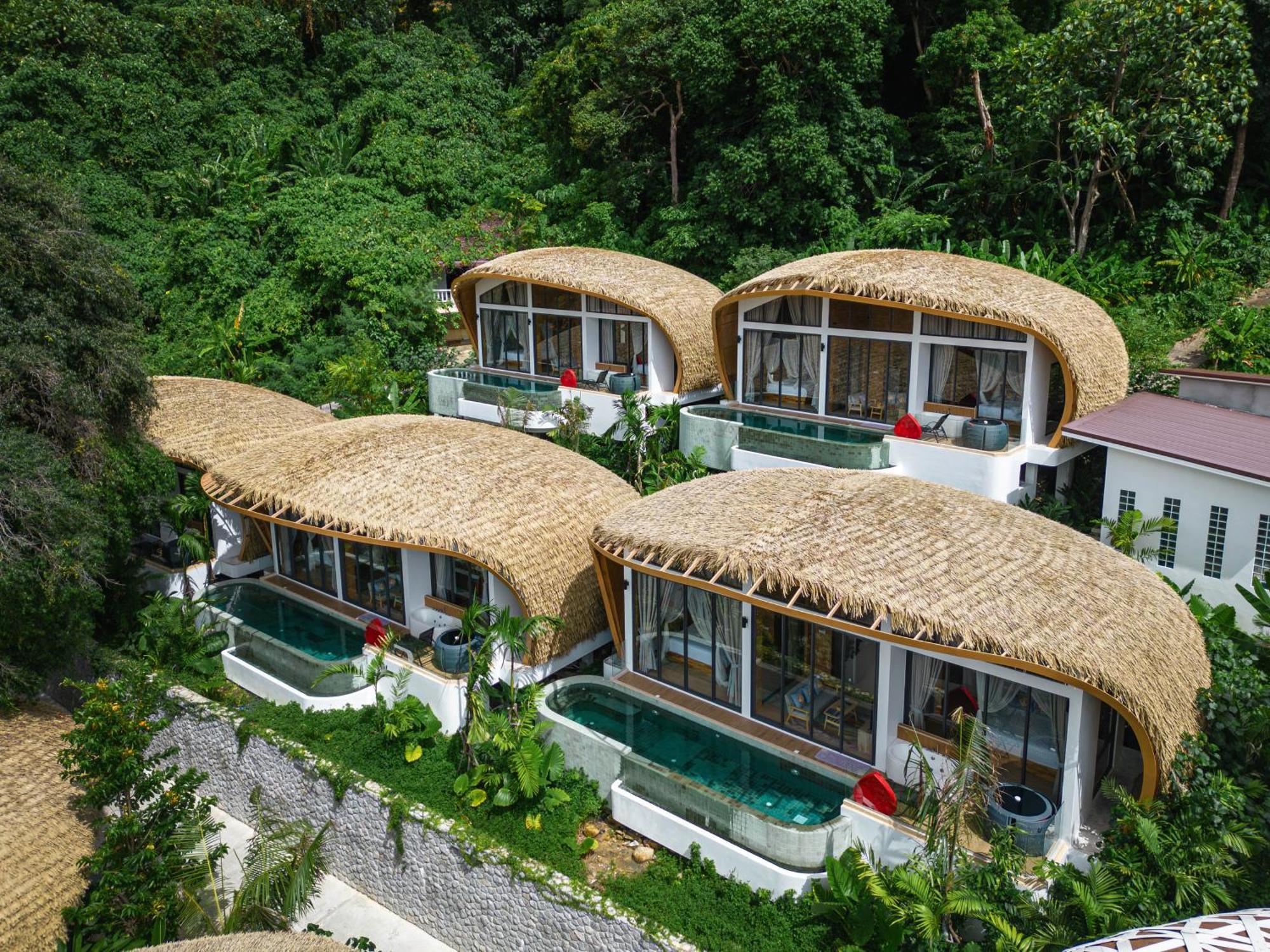 Three monkeys villas Hotel