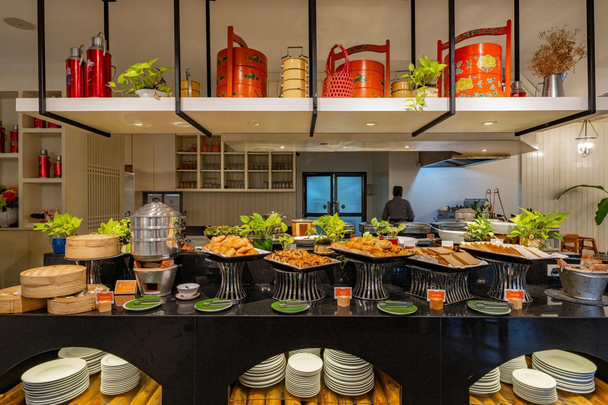 Hotel Proud Phuket, Naiyang 4*