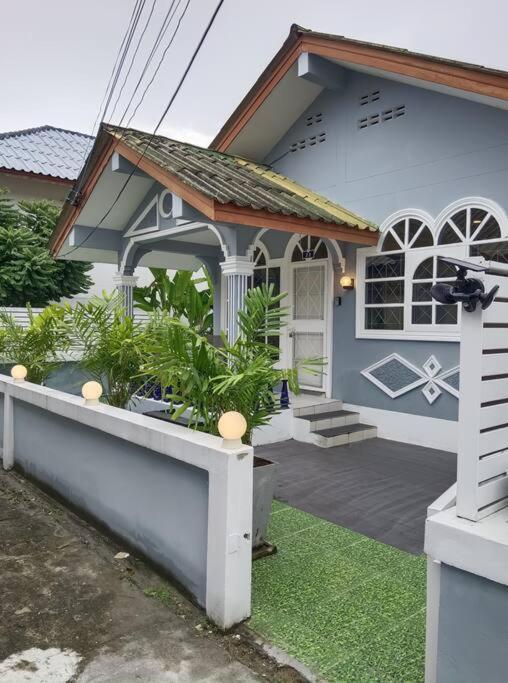 Holiday home By Bcare Karon