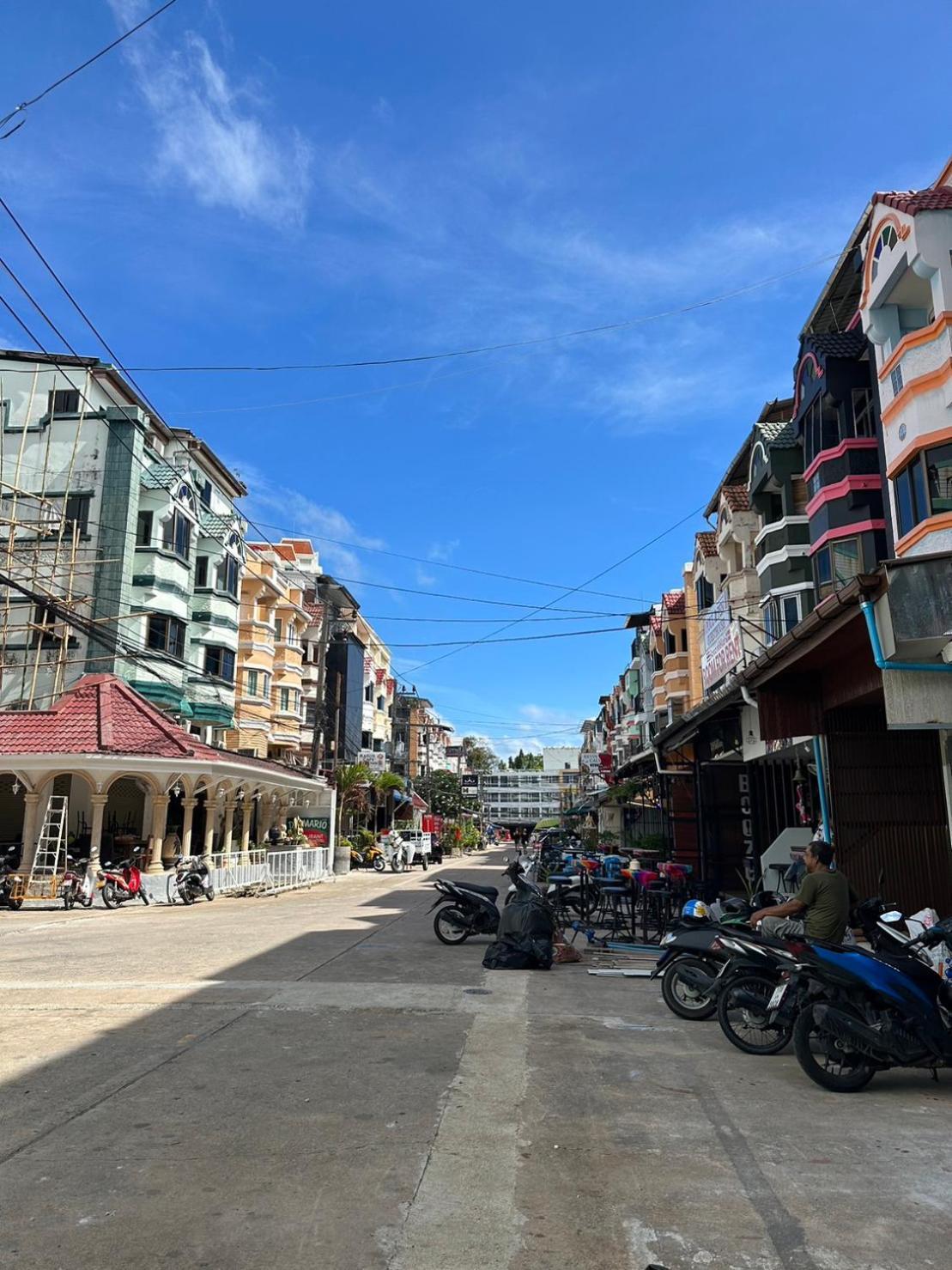 Montana & Phuket