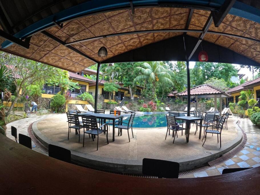 Beautiful Pool House Homestay Patong