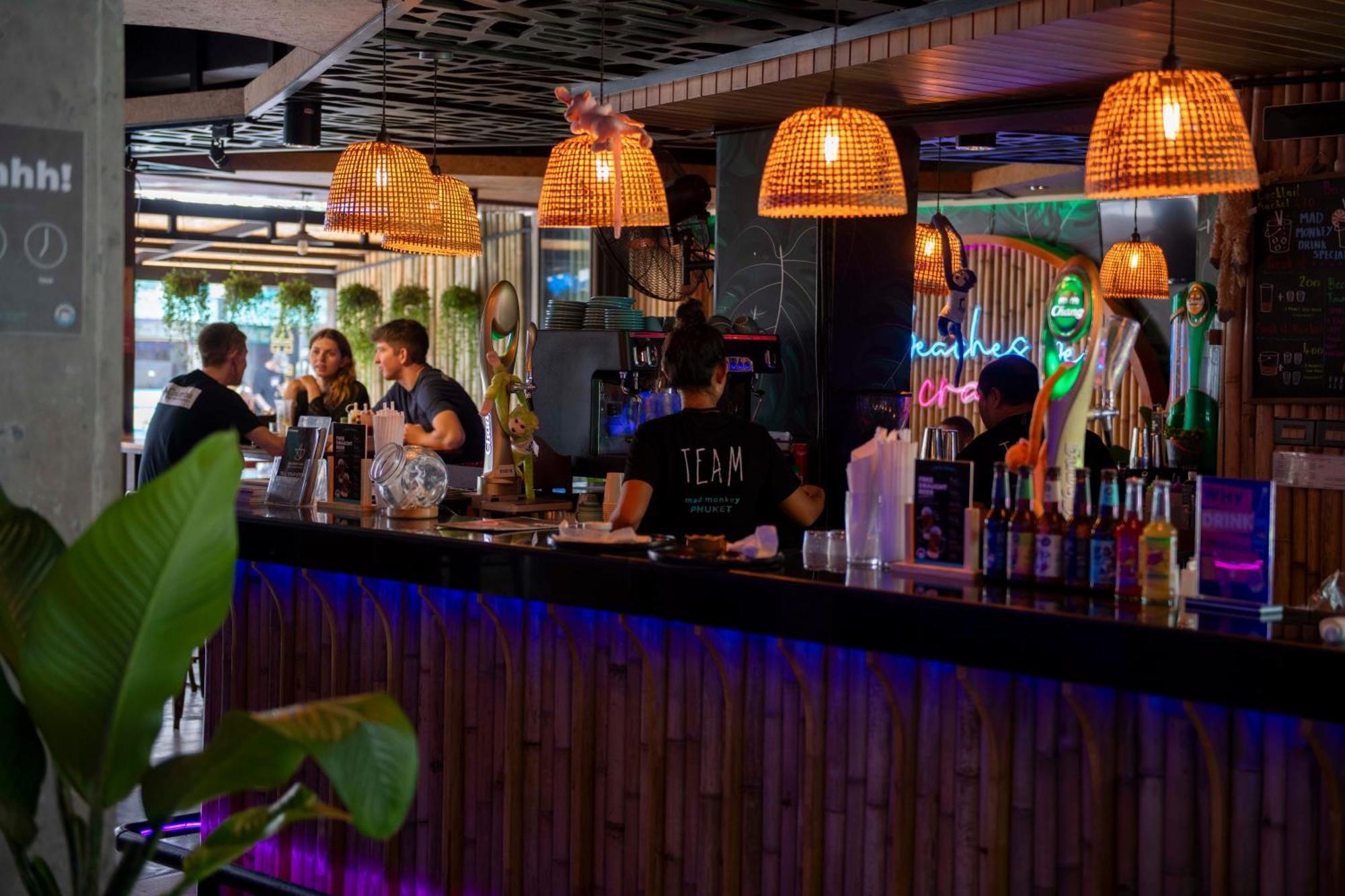 Mad Monkey Phuket * Patong