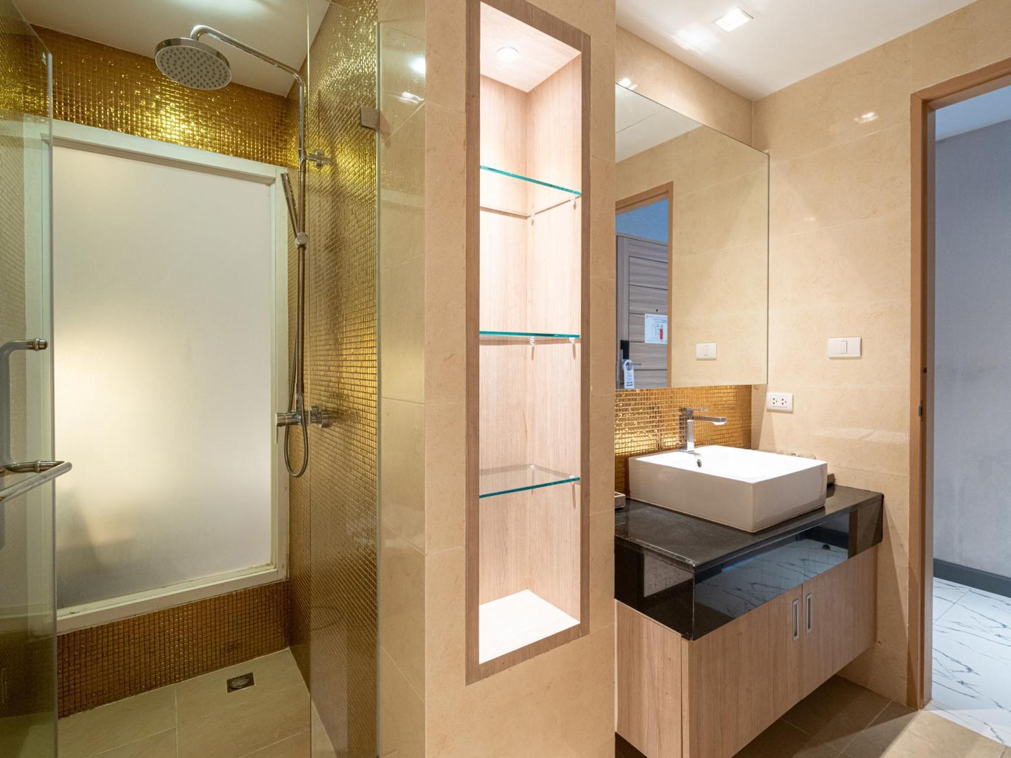 Hotel Patong Bay 4*