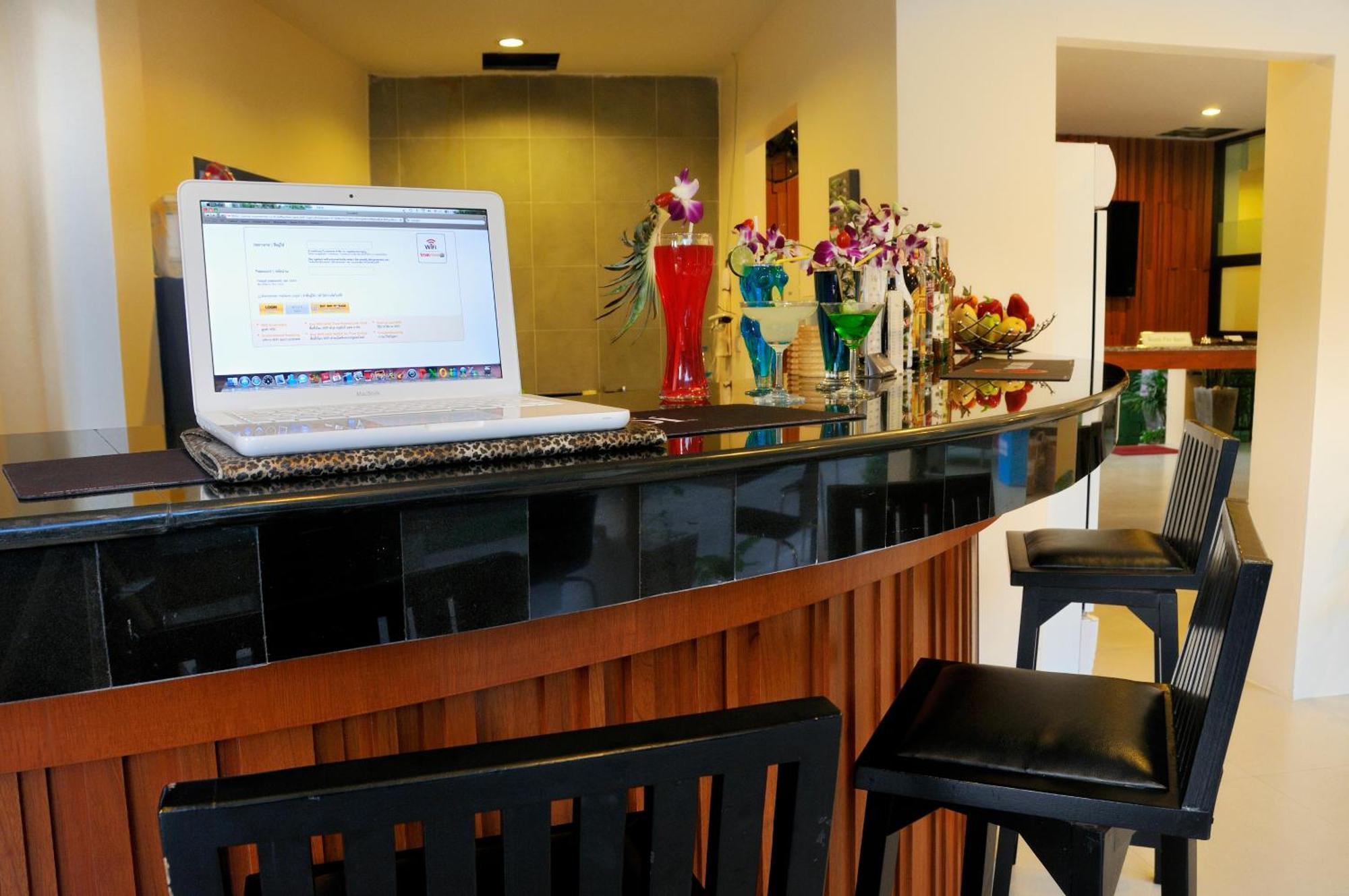 Hotel The Wave Patong Sha 3*