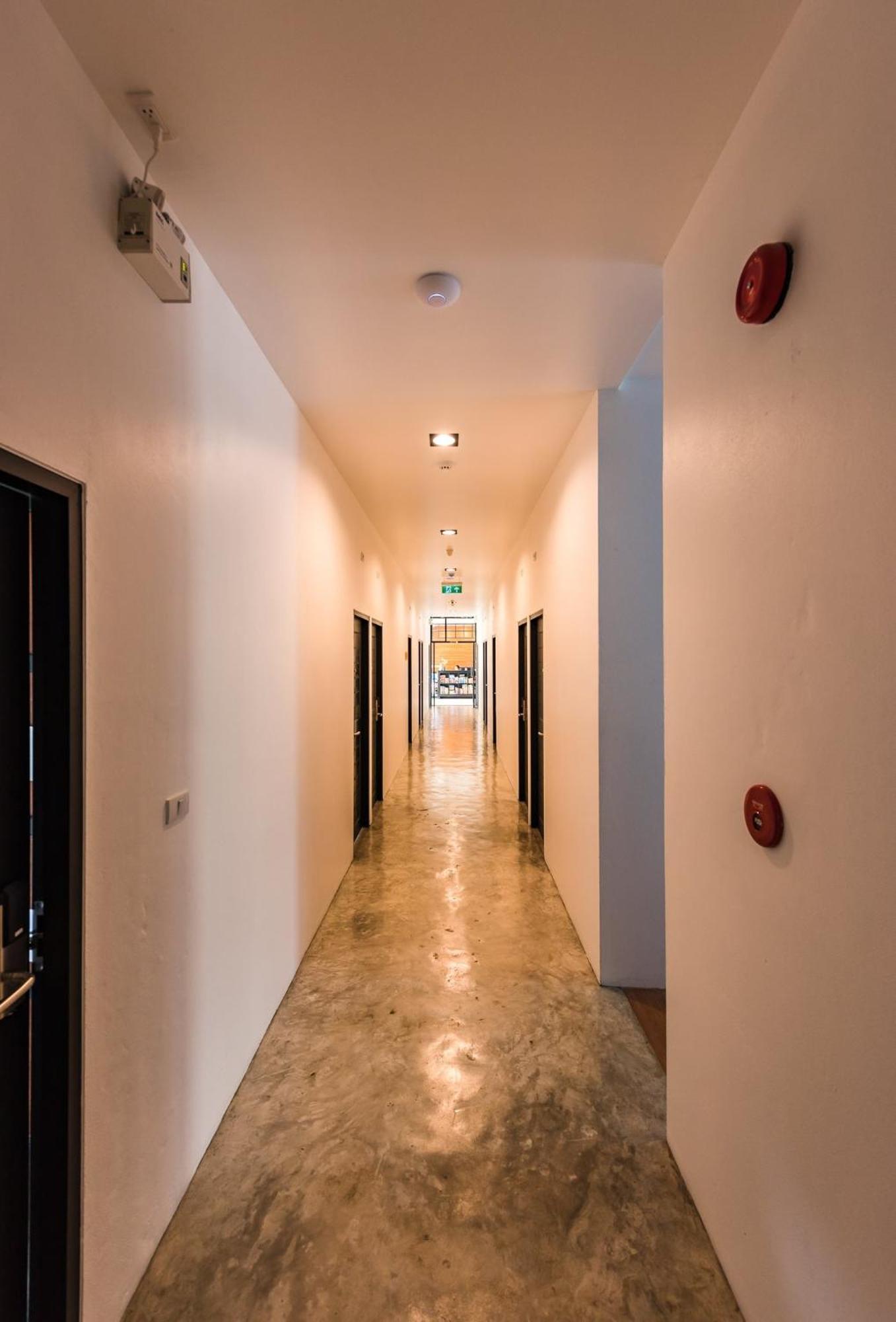 Hostel Book A Bed Poshtel - Sha