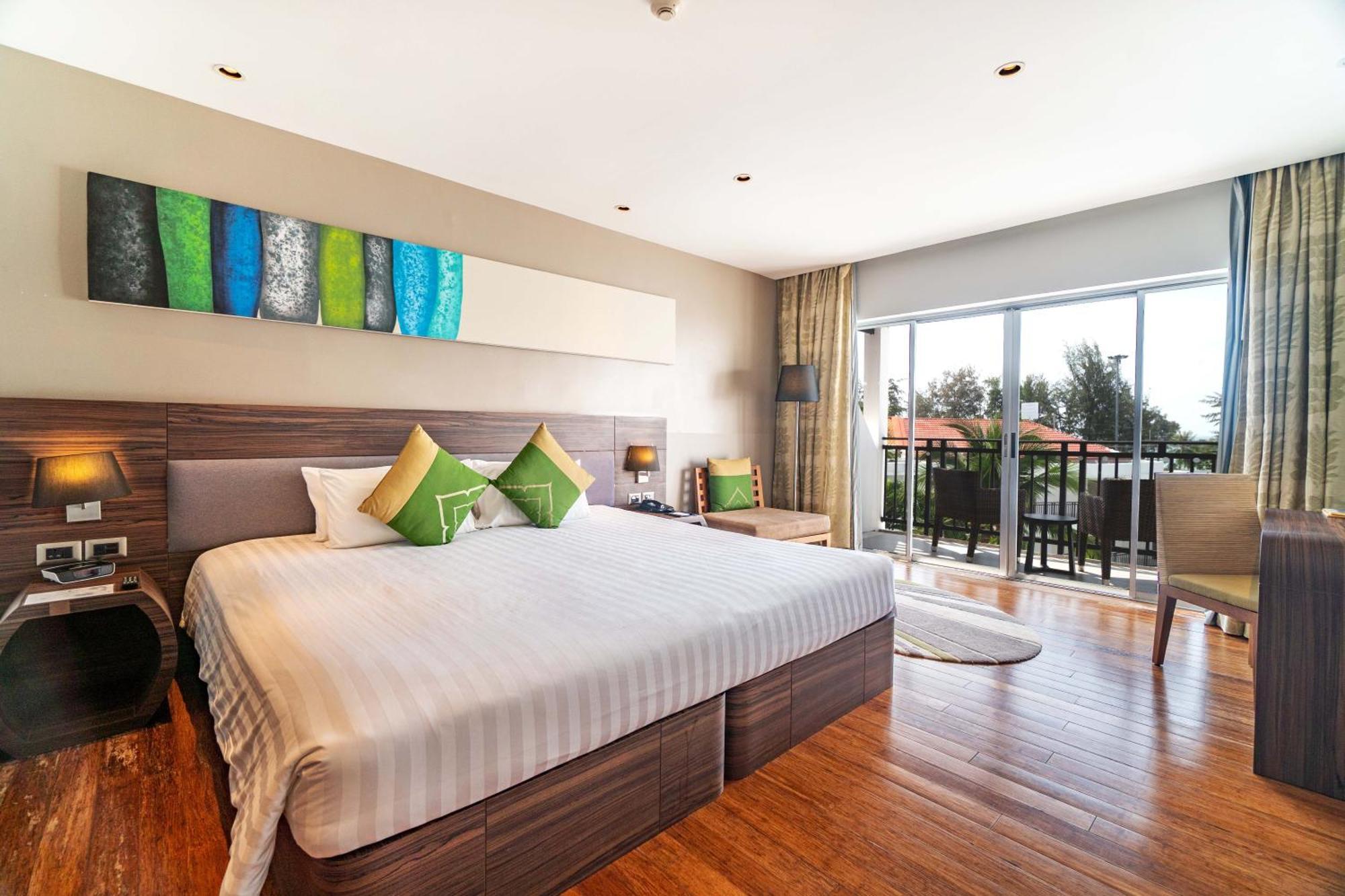 Holiday Phuket Beach By Ihg
