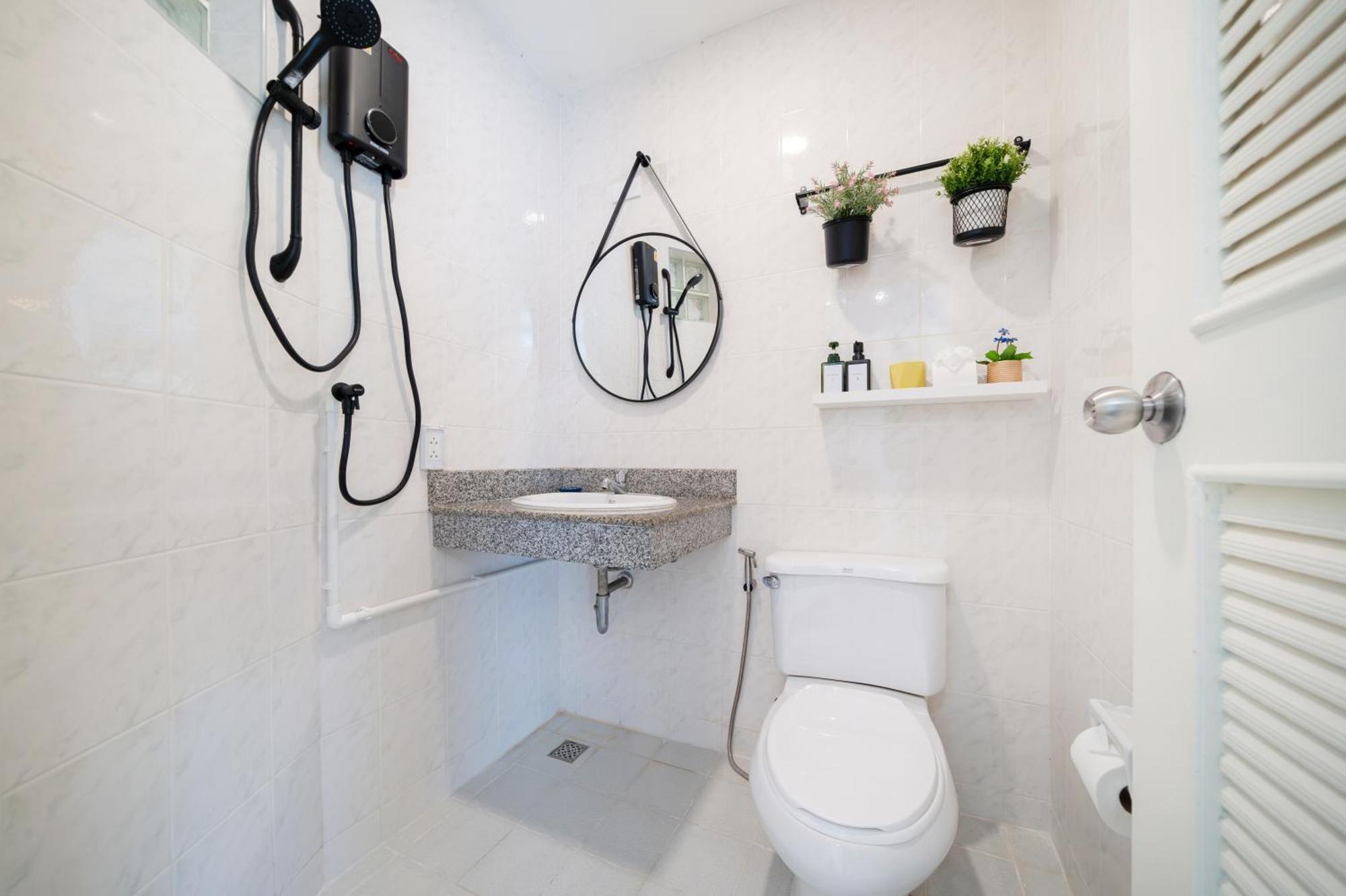 Vakantiehuis 5 Mins Walk Bangla,beach,3br Patong
