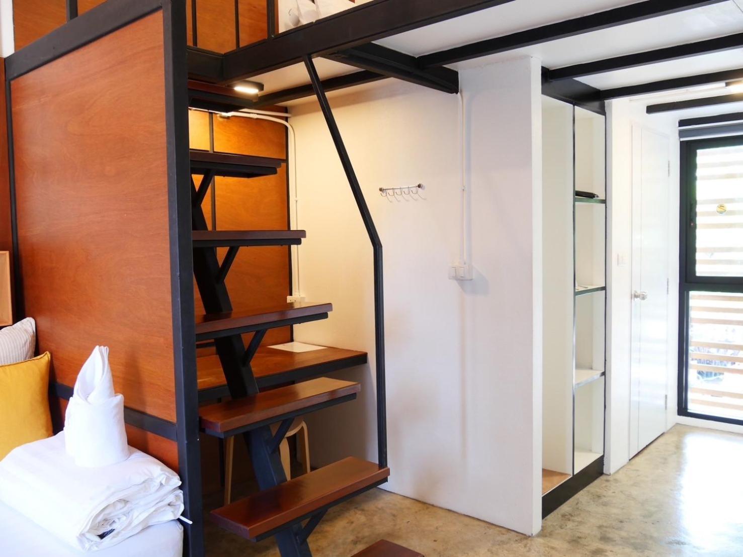 Book A Bed Poshtel - Sha Hostel