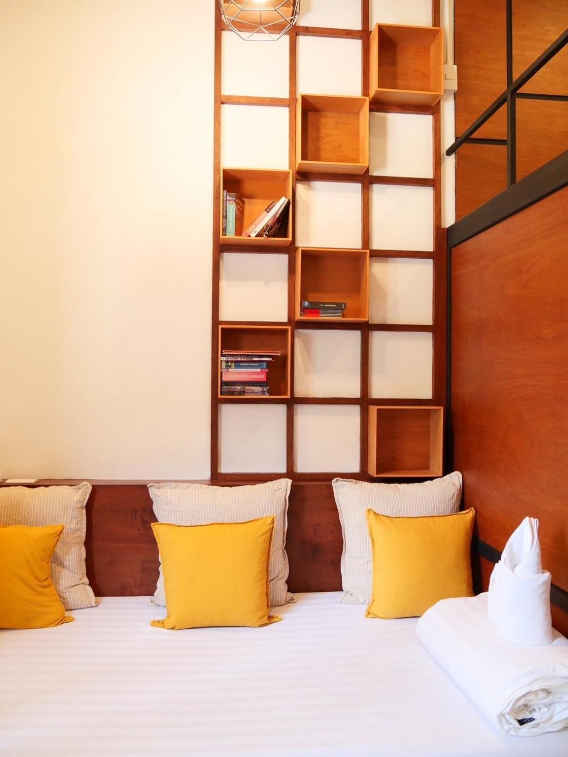 Hostel Book A Bed Poshtel - Sha
